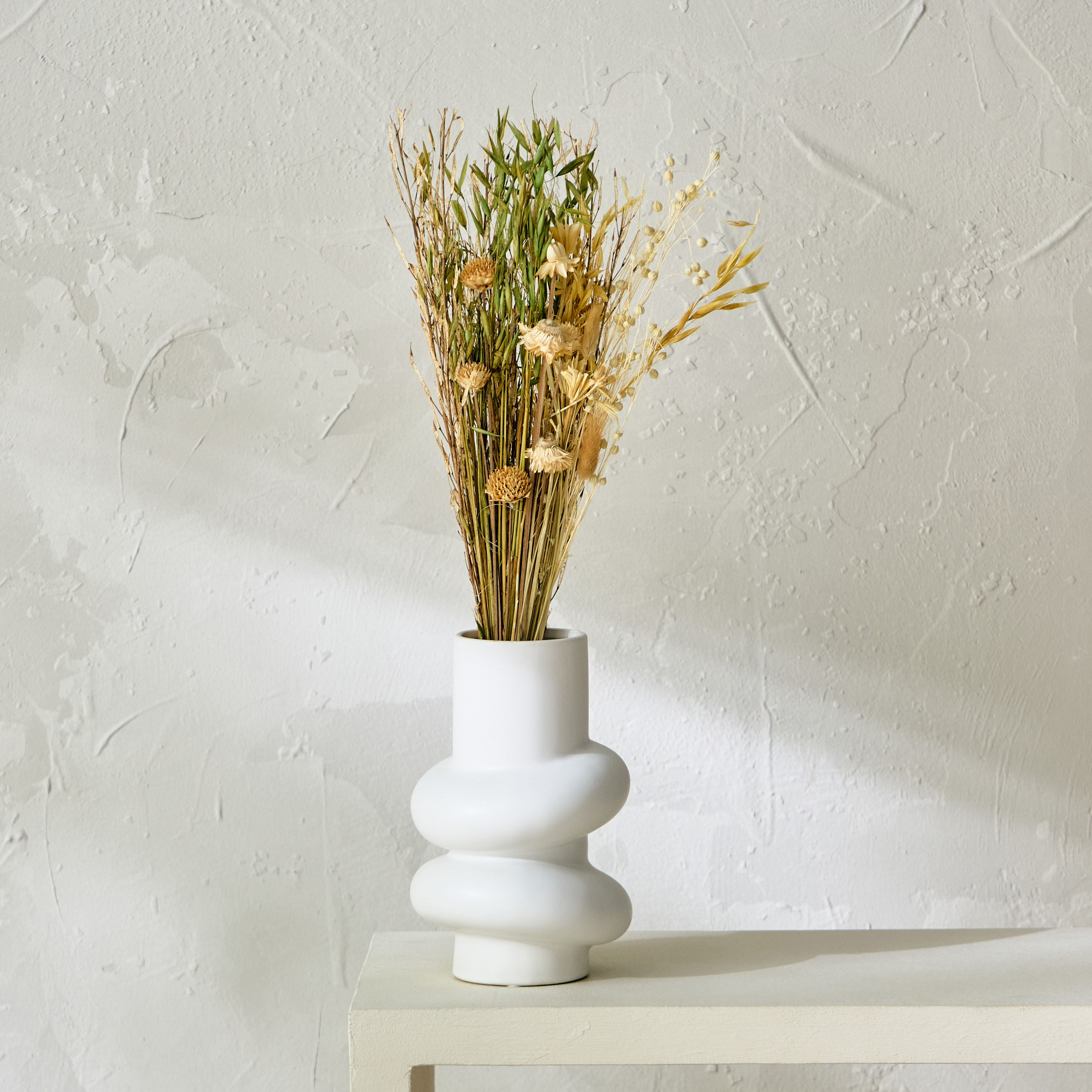 باقة زهور الربيع في كيس ورقي من ميدلي - 60 سم-hbxdecorandfurnishings-homeaccessories-artificialflowersandplants-image-1