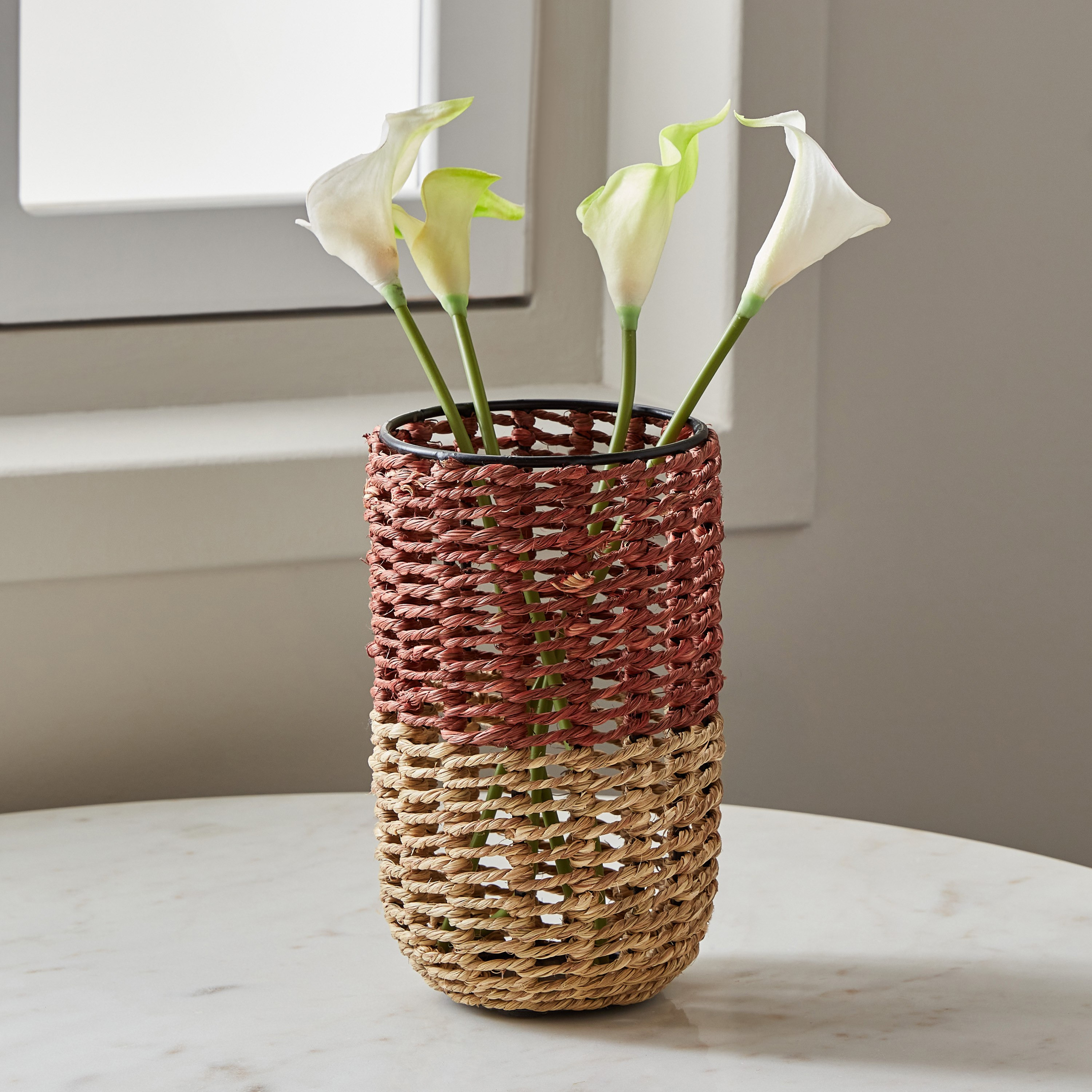 مزهرية أسطوانية بسلك معدن من سبلينديد - 12x12x21 سم-hbxbedroom-decorandaccessories-vases-image-1