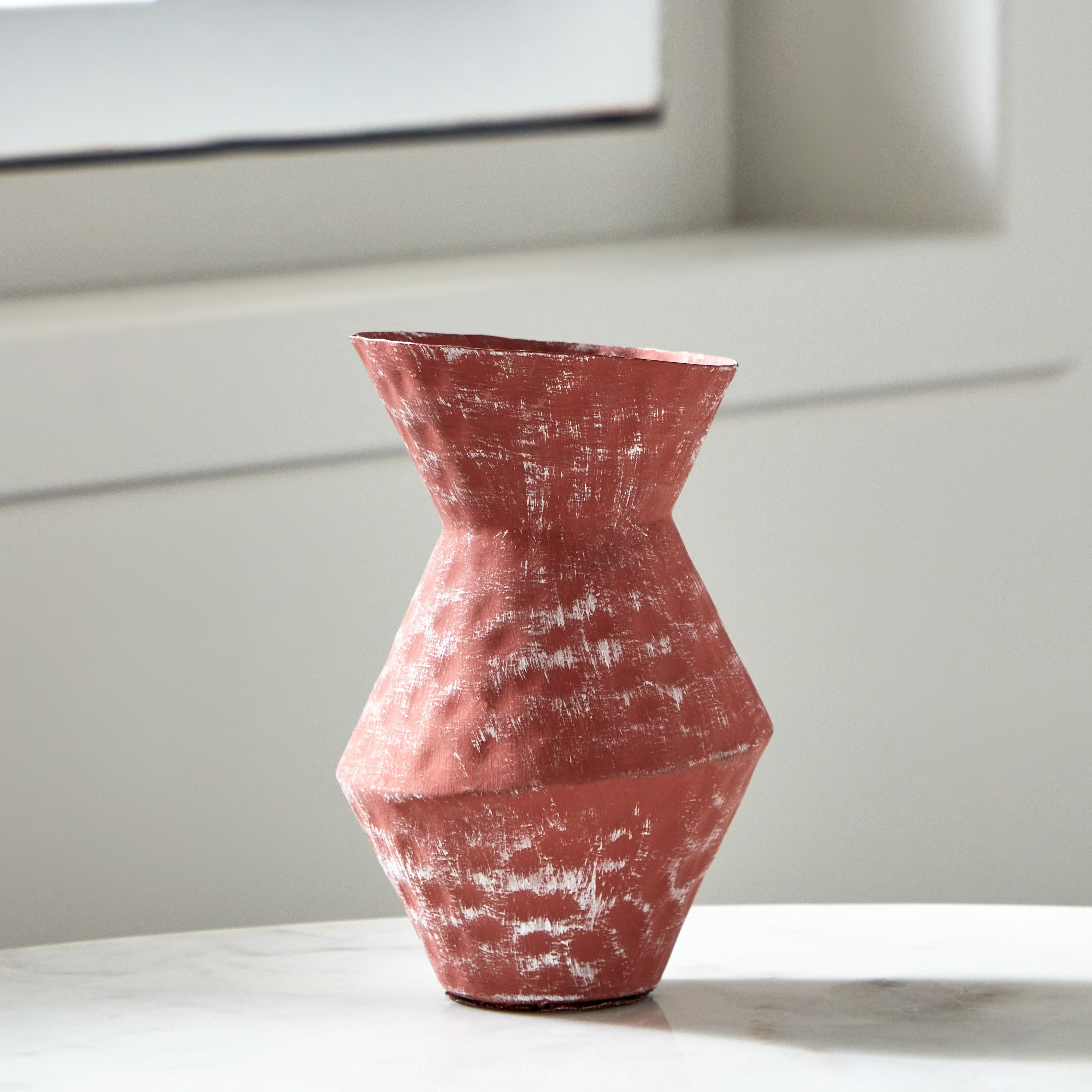 مزهرية معدن عصرية من سبلينديد - 11x16.5 سم-hbxbedroom-decorandaccessories-vases-image-2