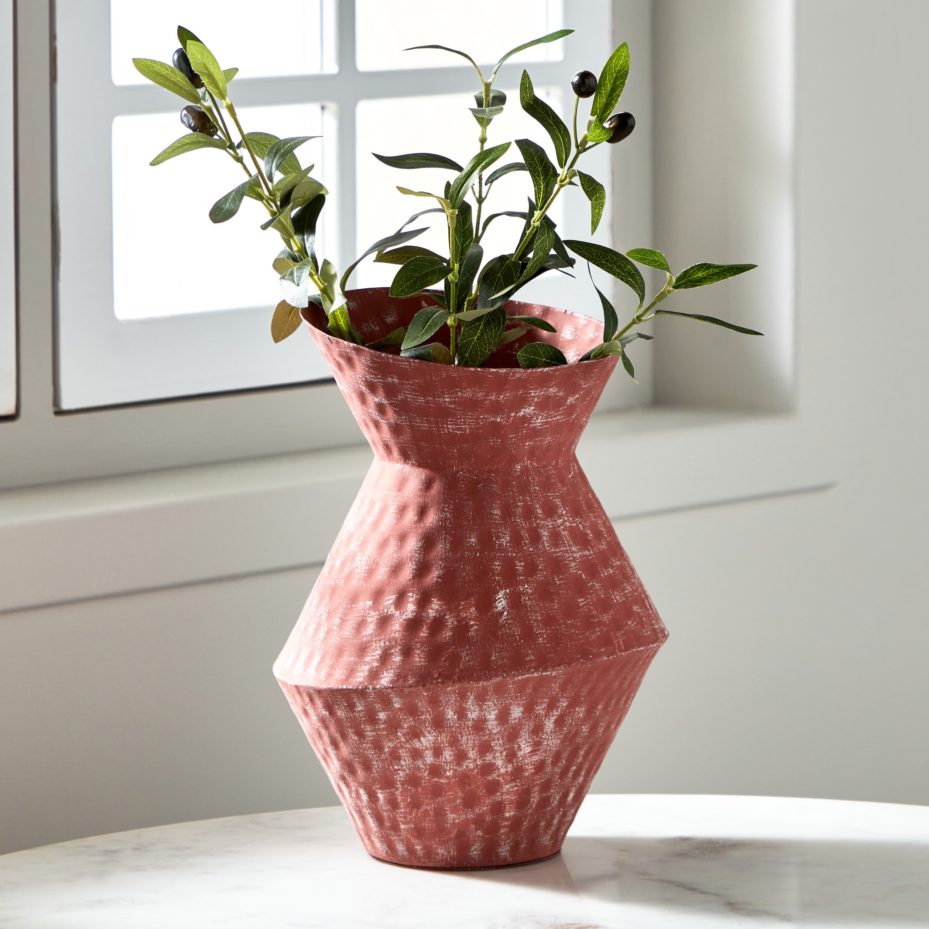 مزهرية إناء معدن عصرية من سبلينديد - 20x20x28 سم-hbxbedroom-decorandaccessories-vases-image-1