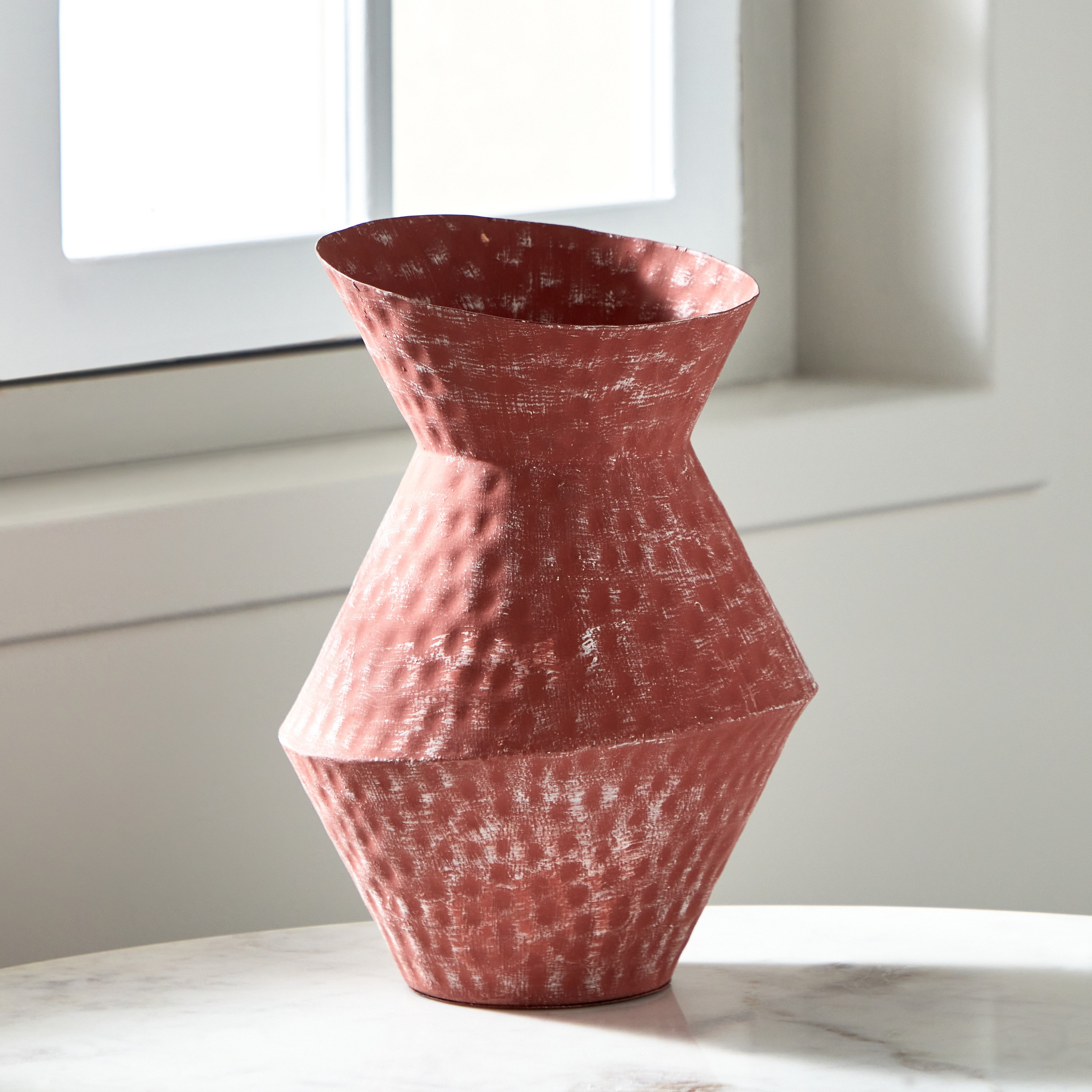 مزهرية إناء معدن عصرية من سبلينديد - 20x20x28 سم-hbxbedroom-decorandaccessories-vases-image-2
