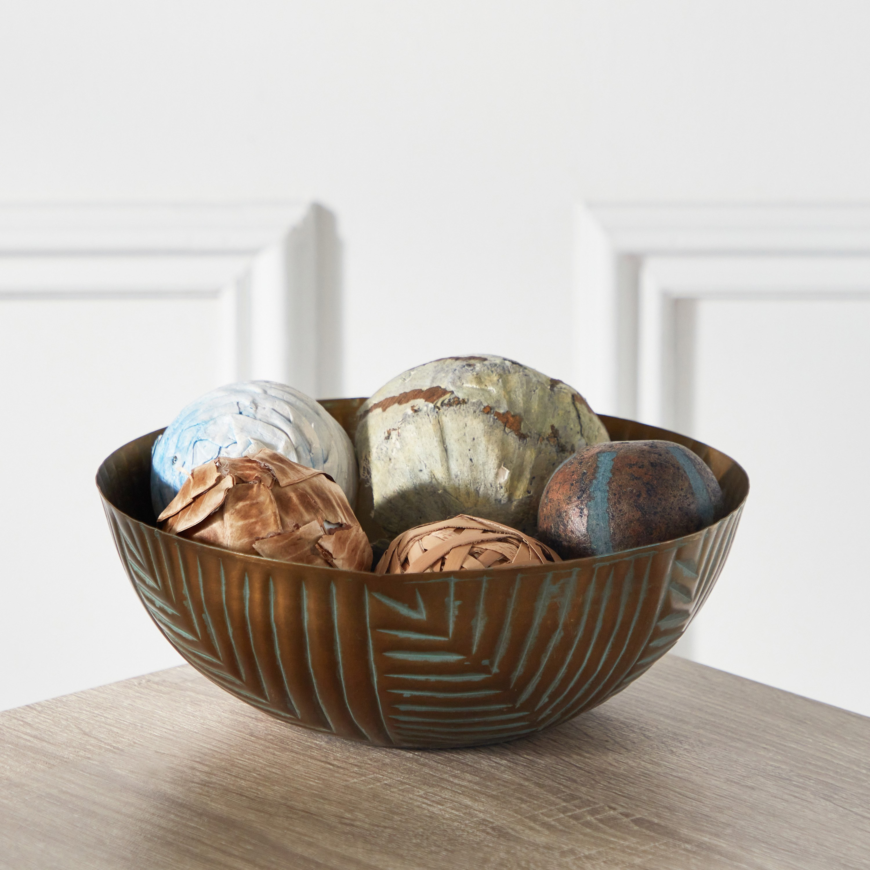 وعاء ديكور معدن من سبلينديد - 22x22x7 سم-hbxdecorandfurnishings-homeaccessories-bowls-image-1