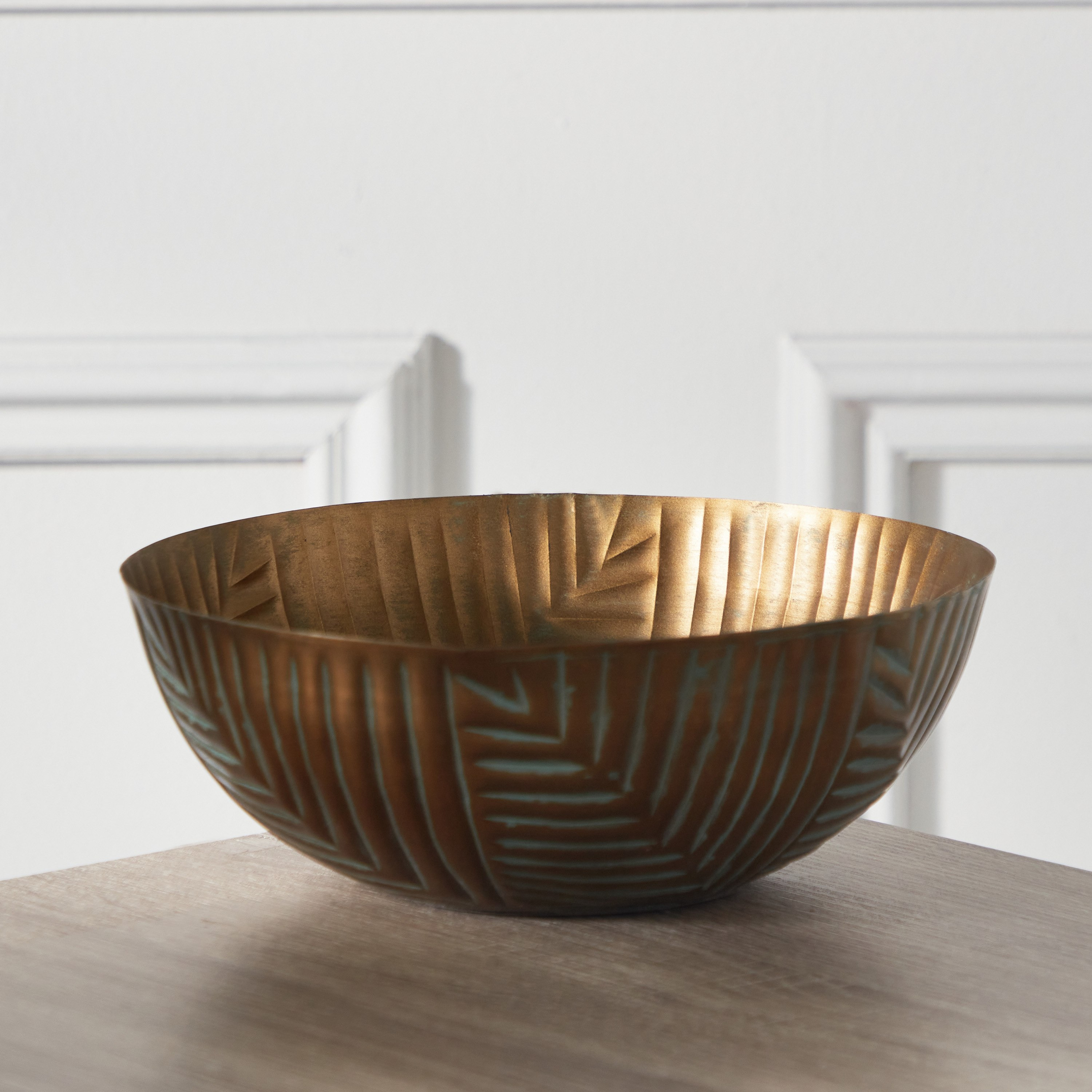 وعاء ديكور معدن من سبلينديد - 22x22x7 سم-hbxdecorandfurnishings-homeaccessories-bowls-image-2