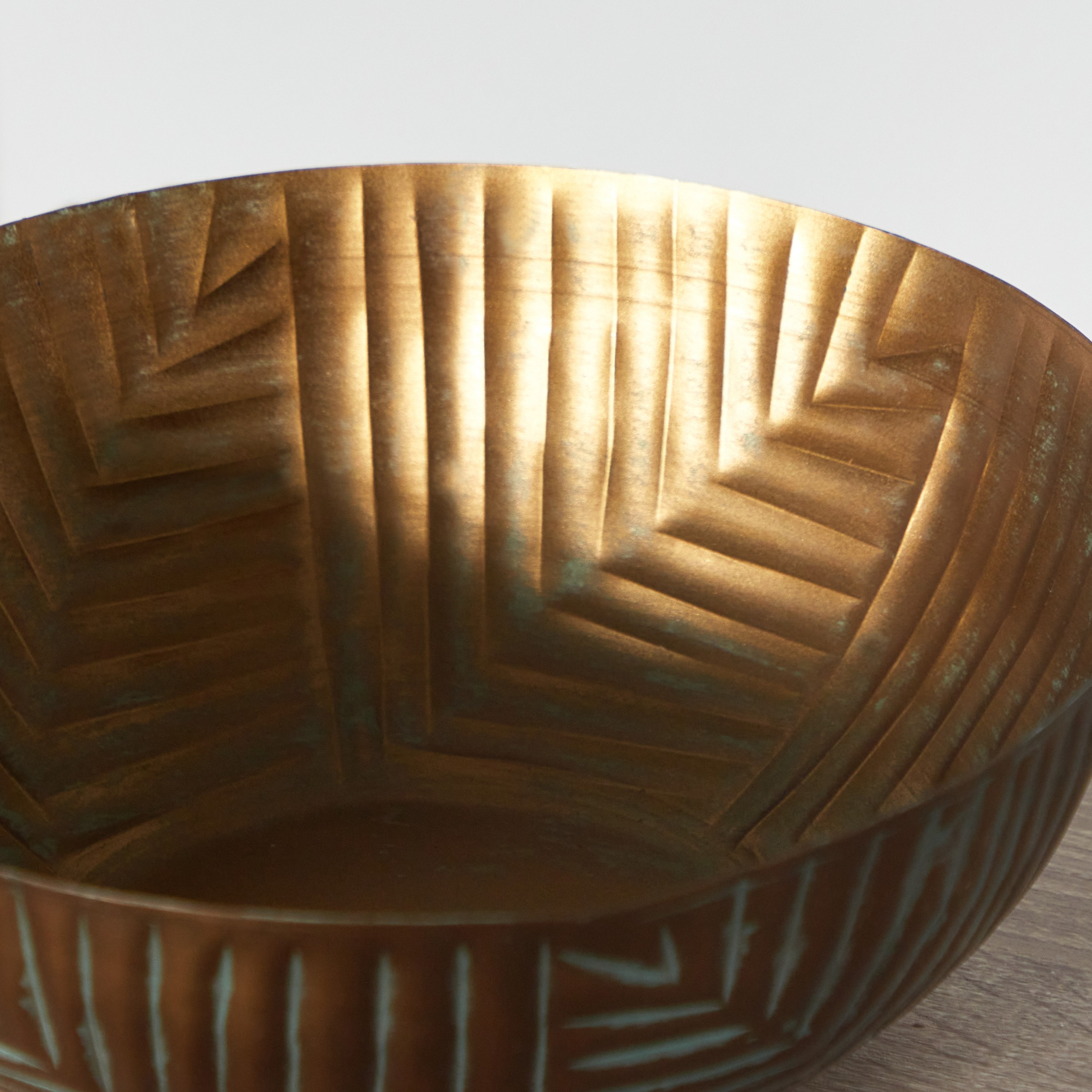 وعاء ديكور معدن من سبلينديد - 22x22x7 سم-hbxdecorandfurnishings-homeaccessories-bowls-image-3