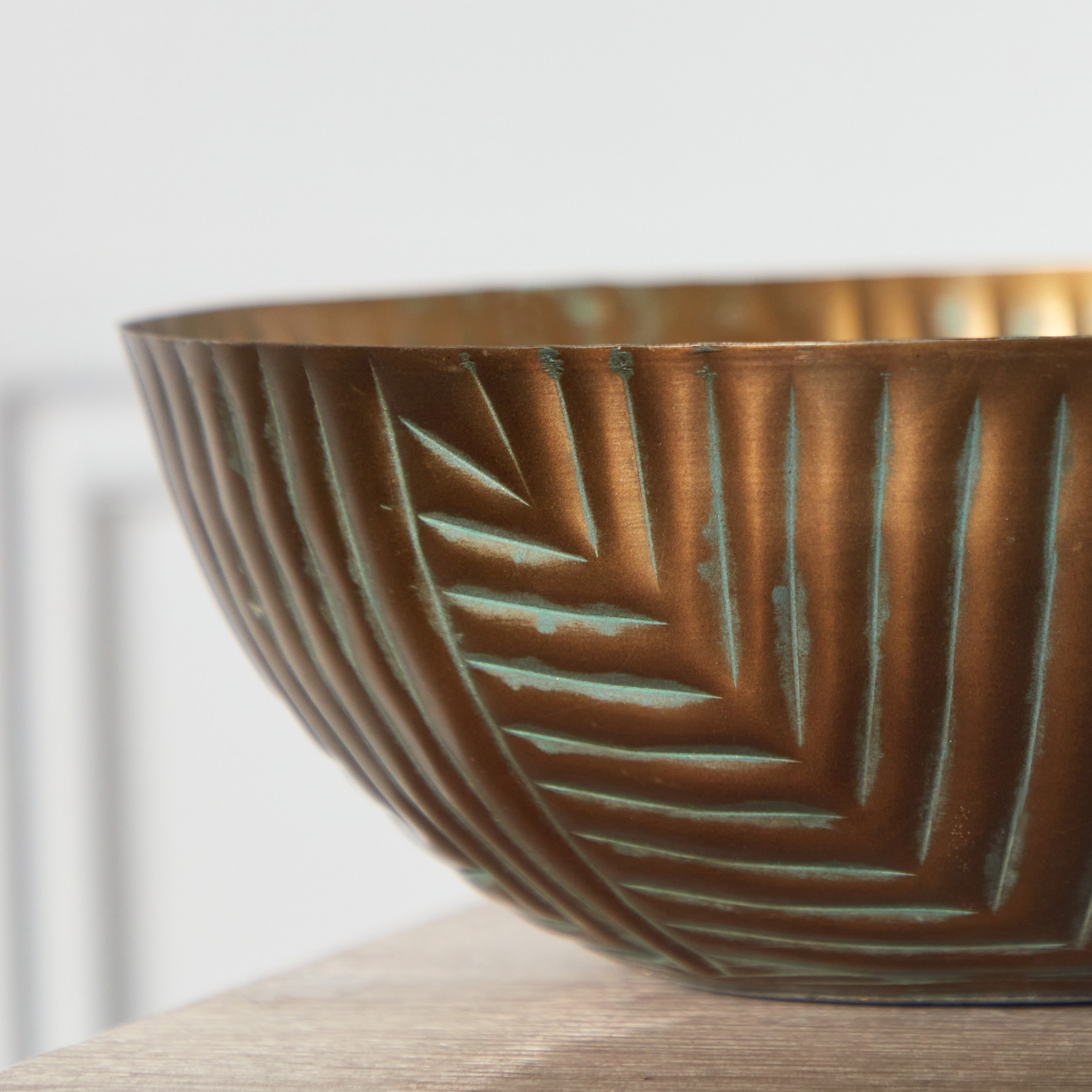 وعاء ديكور معدن من سبلينديد - 22x22x7 سم-hbxdecorandfurnishings-homeaccessories-bowls-image-4