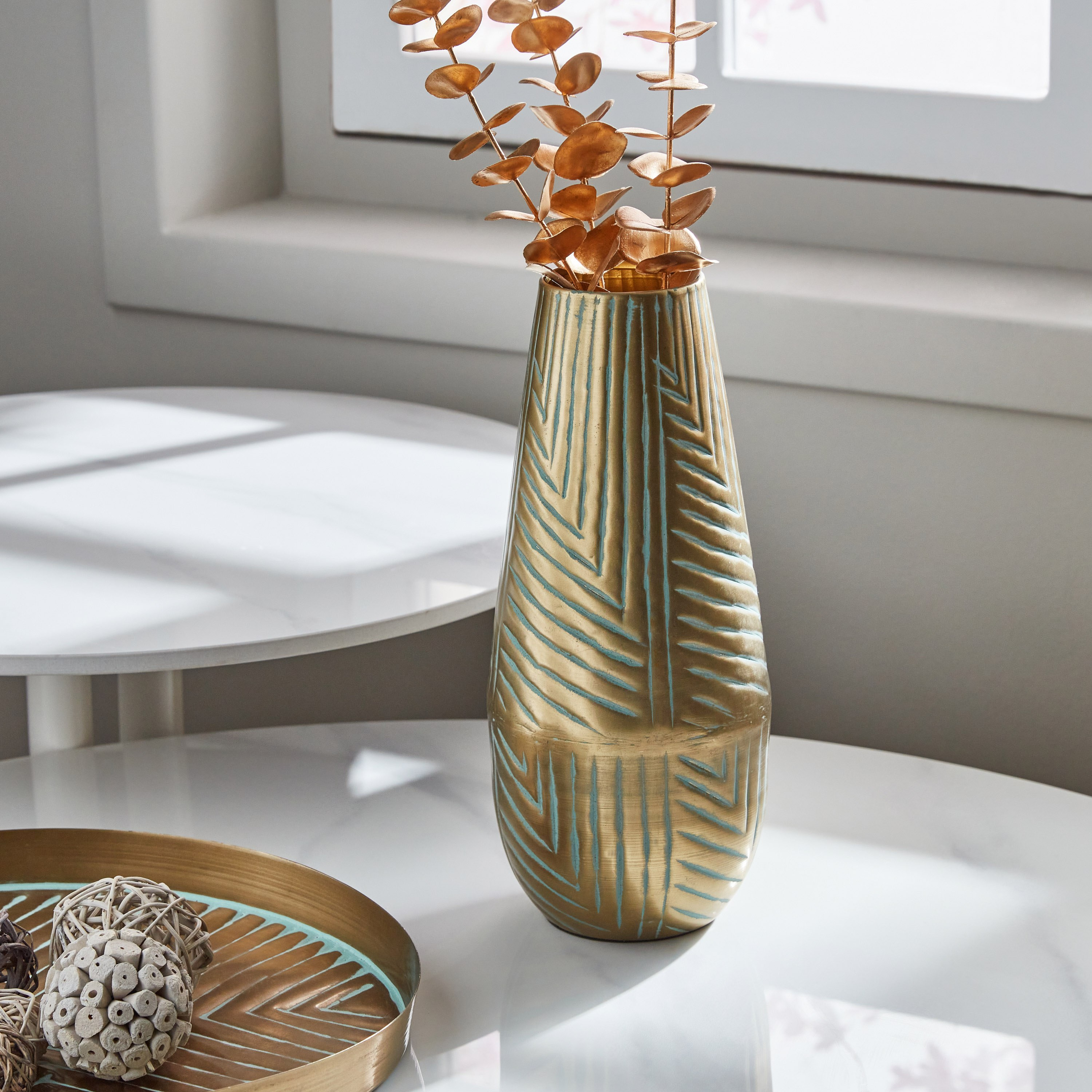 مزهرية طاولة معدنية من سبلينديد - 13x13x28 سم-hbxbedroom-decorandaccessories-vases-image-1