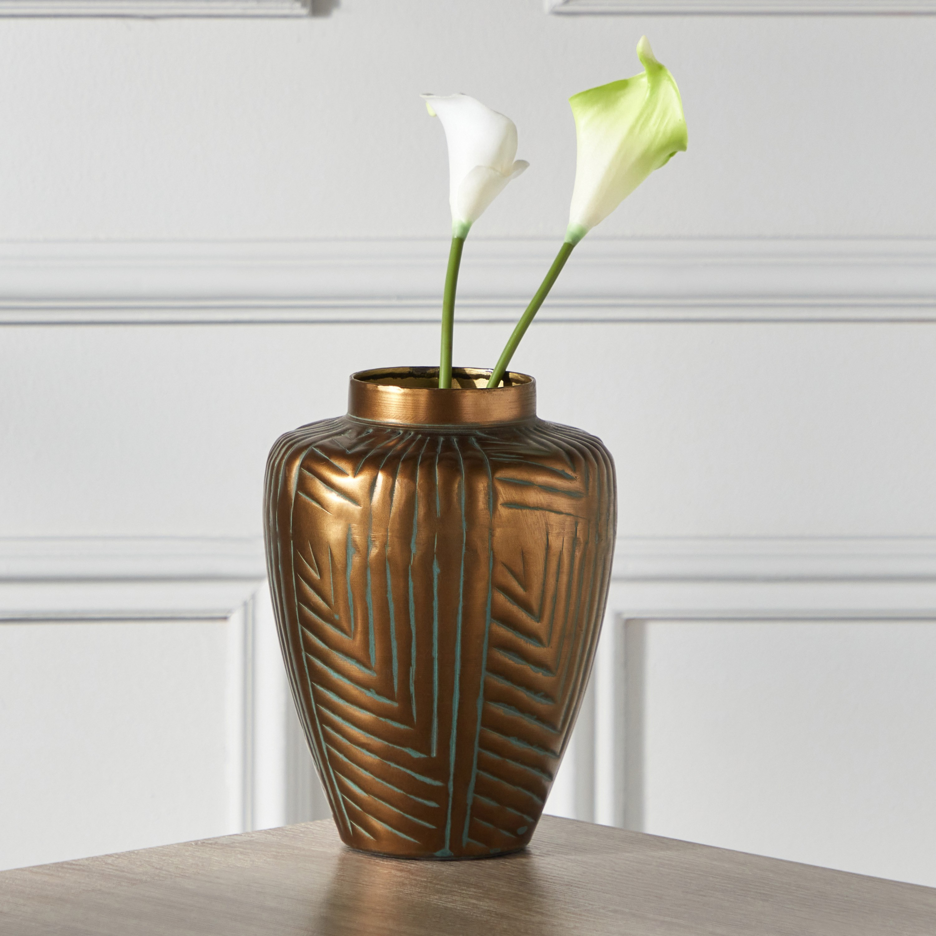 مزهرية وعاء طاولة معدن من سبلينديد - 15x15x20 سم-hbxbedroom-decorandaccessories-vases-image-1