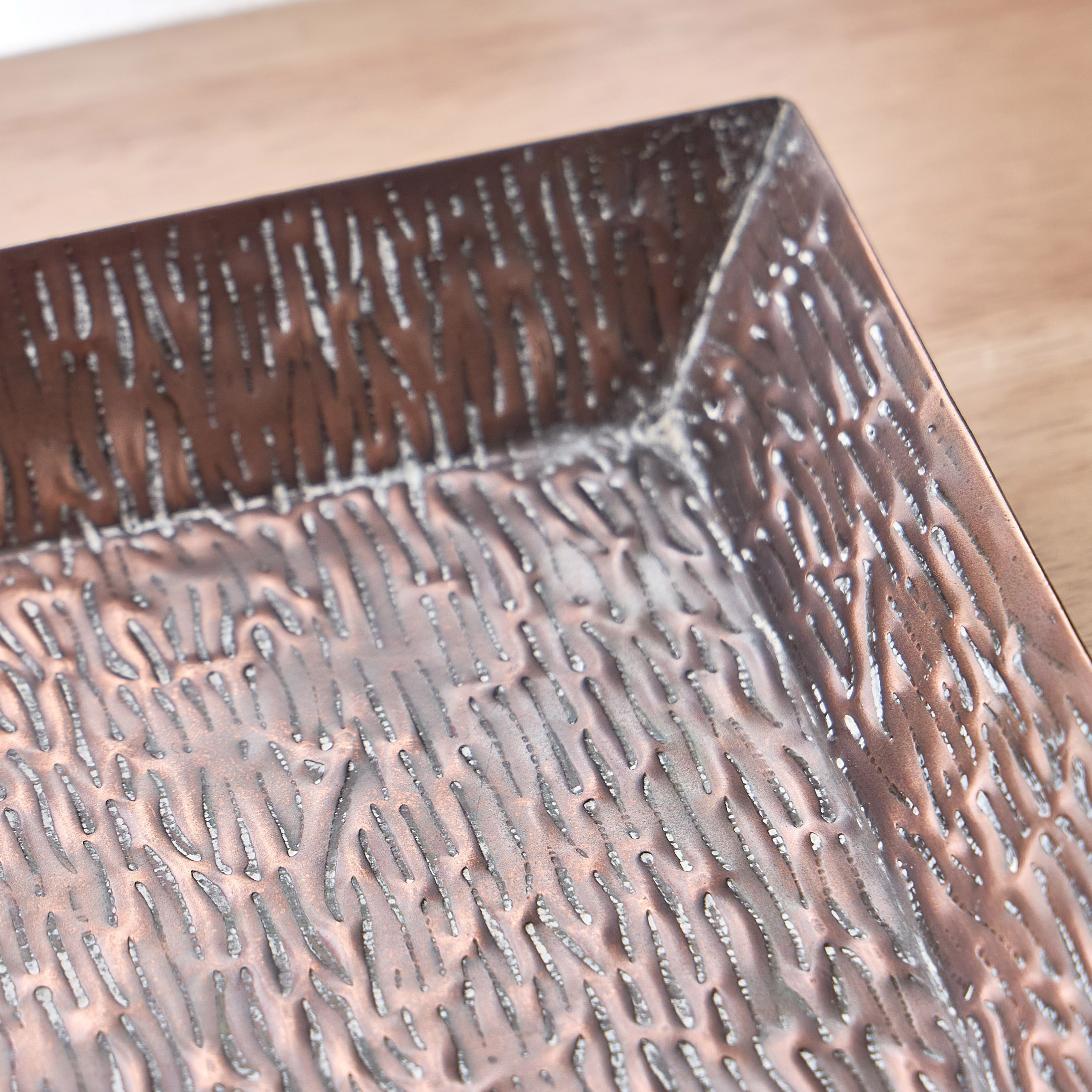 صحن ديكور معدن مستطيل من سبلينديد - 32x22x4 سم-hbxhomeware-hbxdecorandfurnishings-image-3