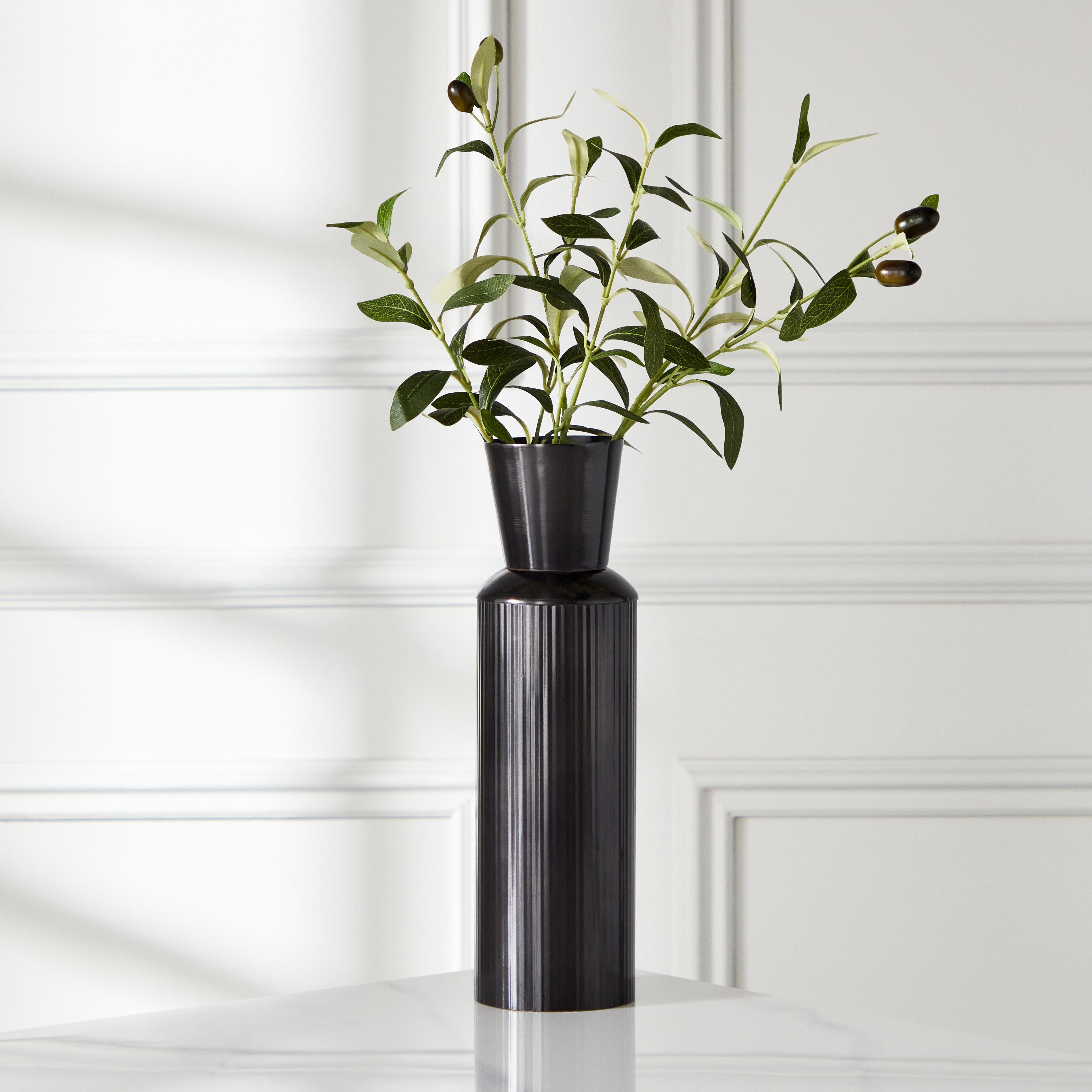 مزهرية طاولة معدنية من سبلينديد - 9x9x30 سم-hbxbedroom-decorandaccessories-vases-image-1