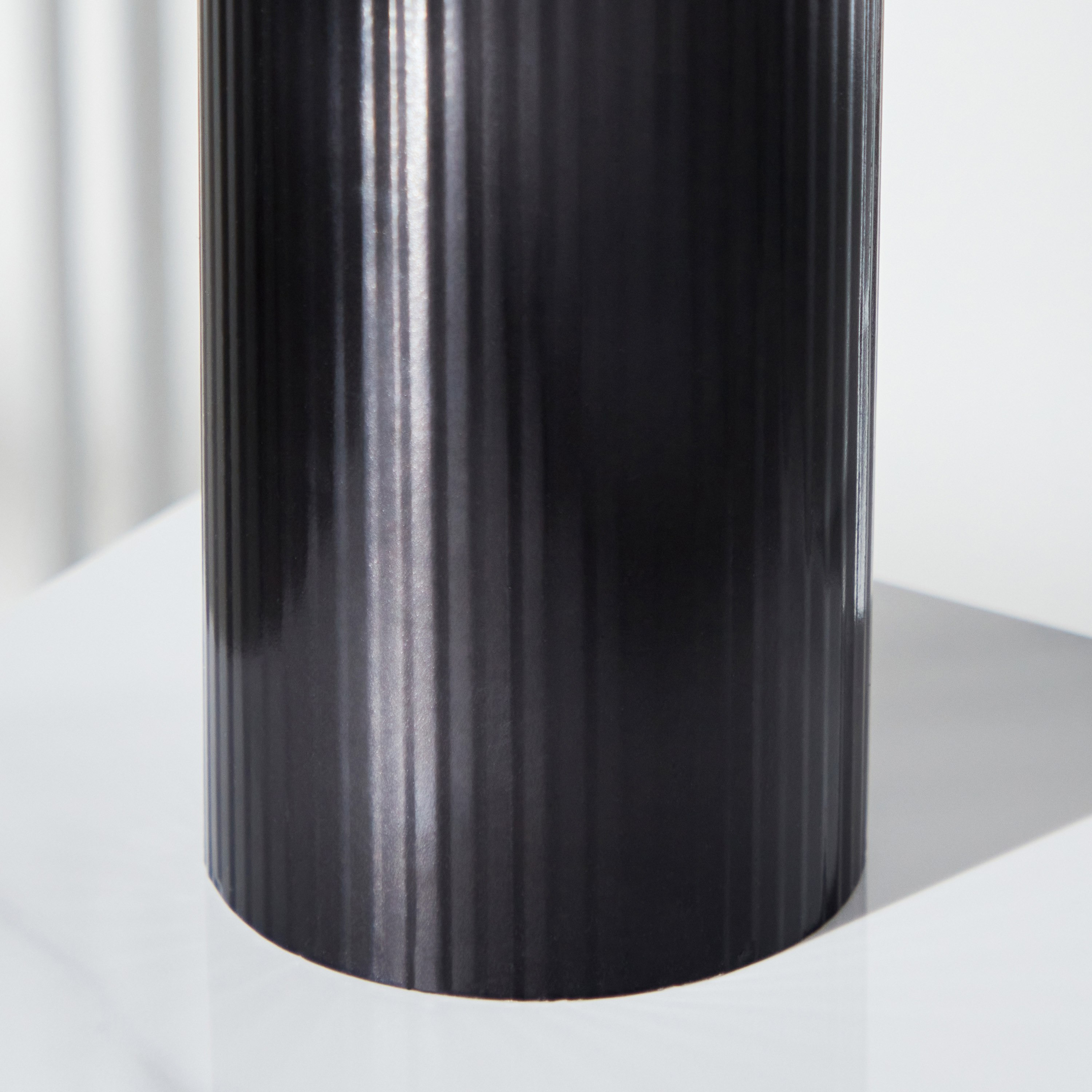 مزهرية طاولة معدنية من سبلينديد - 9x9x30 سم-hbxbedroom-decorandaccessories-vases-image-4