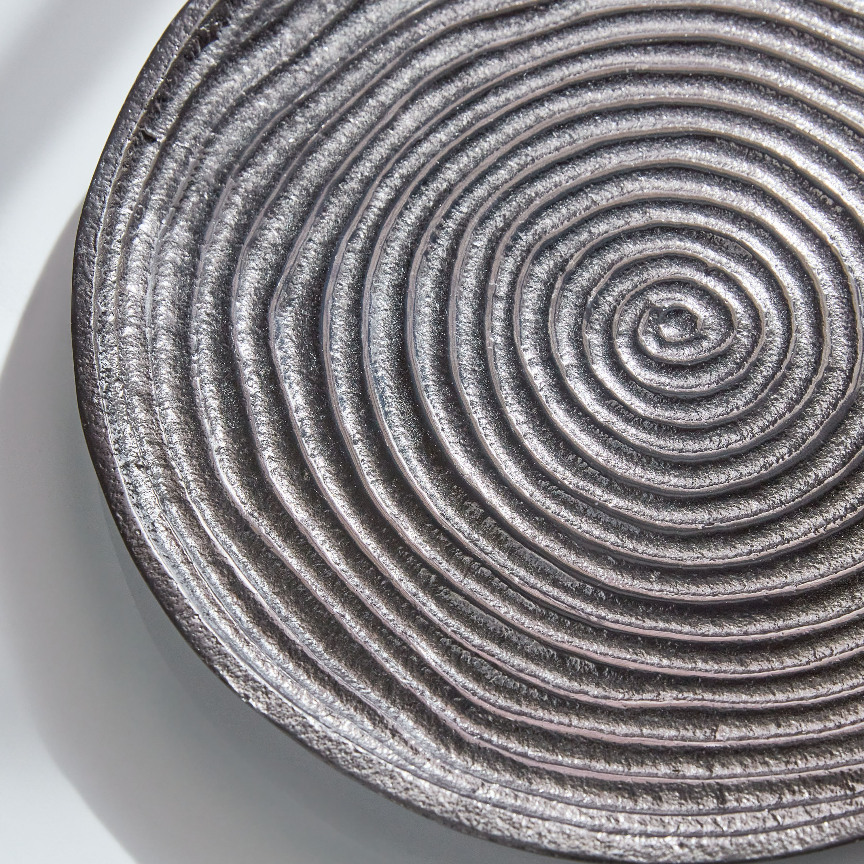 صحن ديكور معدن من سبلينديد - 20x20x1 سم-hbxhomeware-hbxdecorandfurnishings-image-3