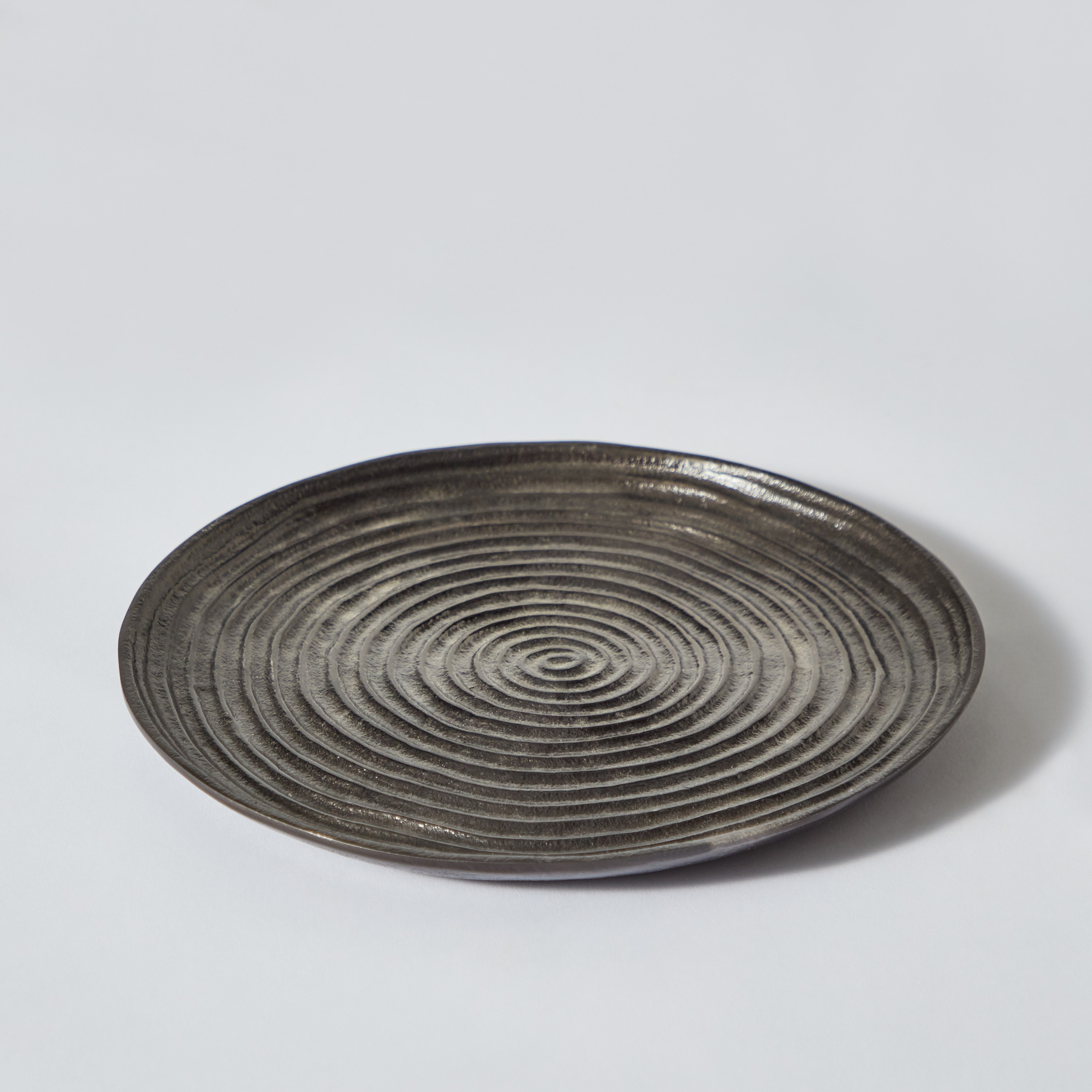 صحن ديكور معدن من سبلينديد - 25x25x2 سم-hbxhomeware-hbxdecorandfurnishings-image-5