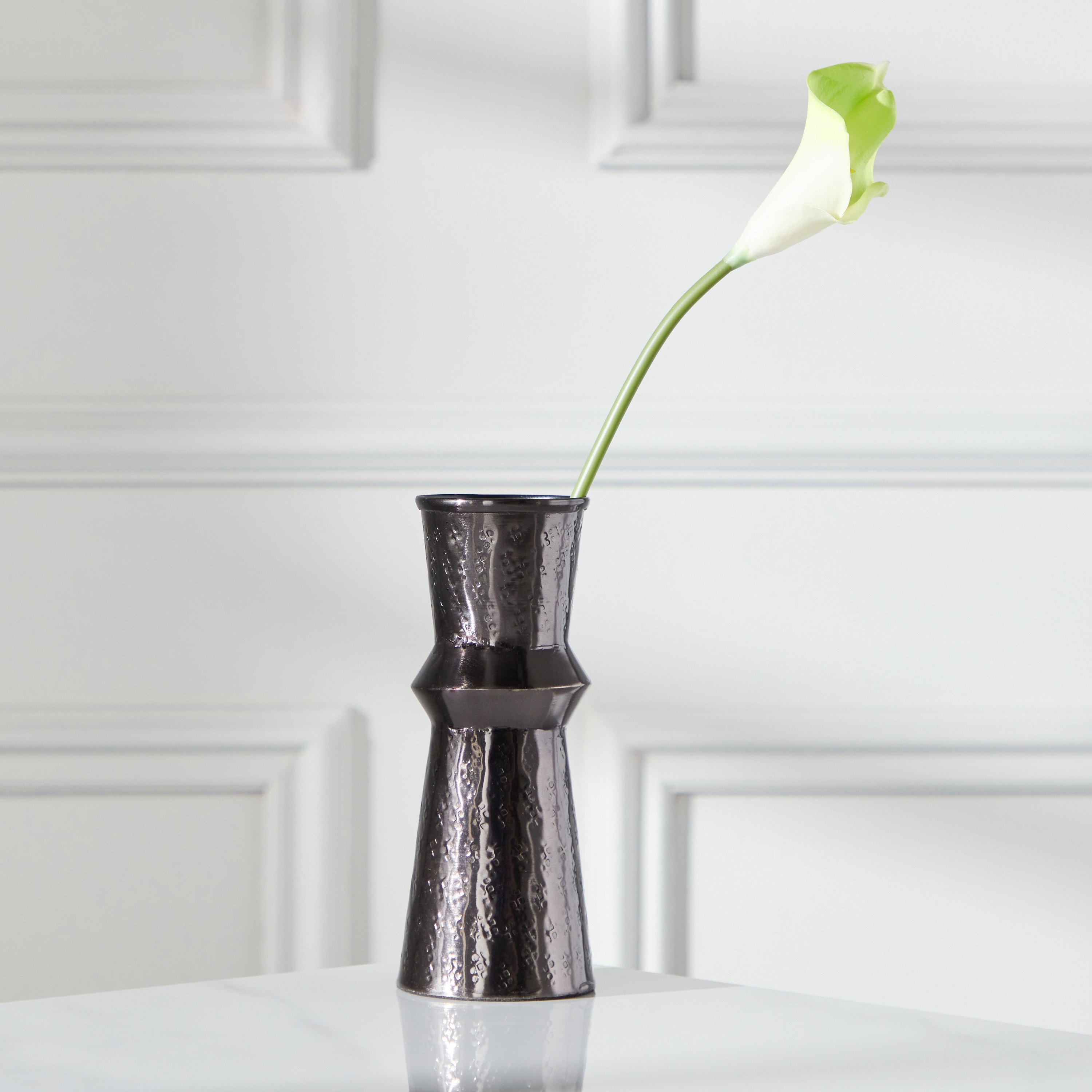 مزهرية طاولة معدنية من سبلينديد - 7x7x17 سم-hbxbedroom-decorandaccessories-vases-image-1