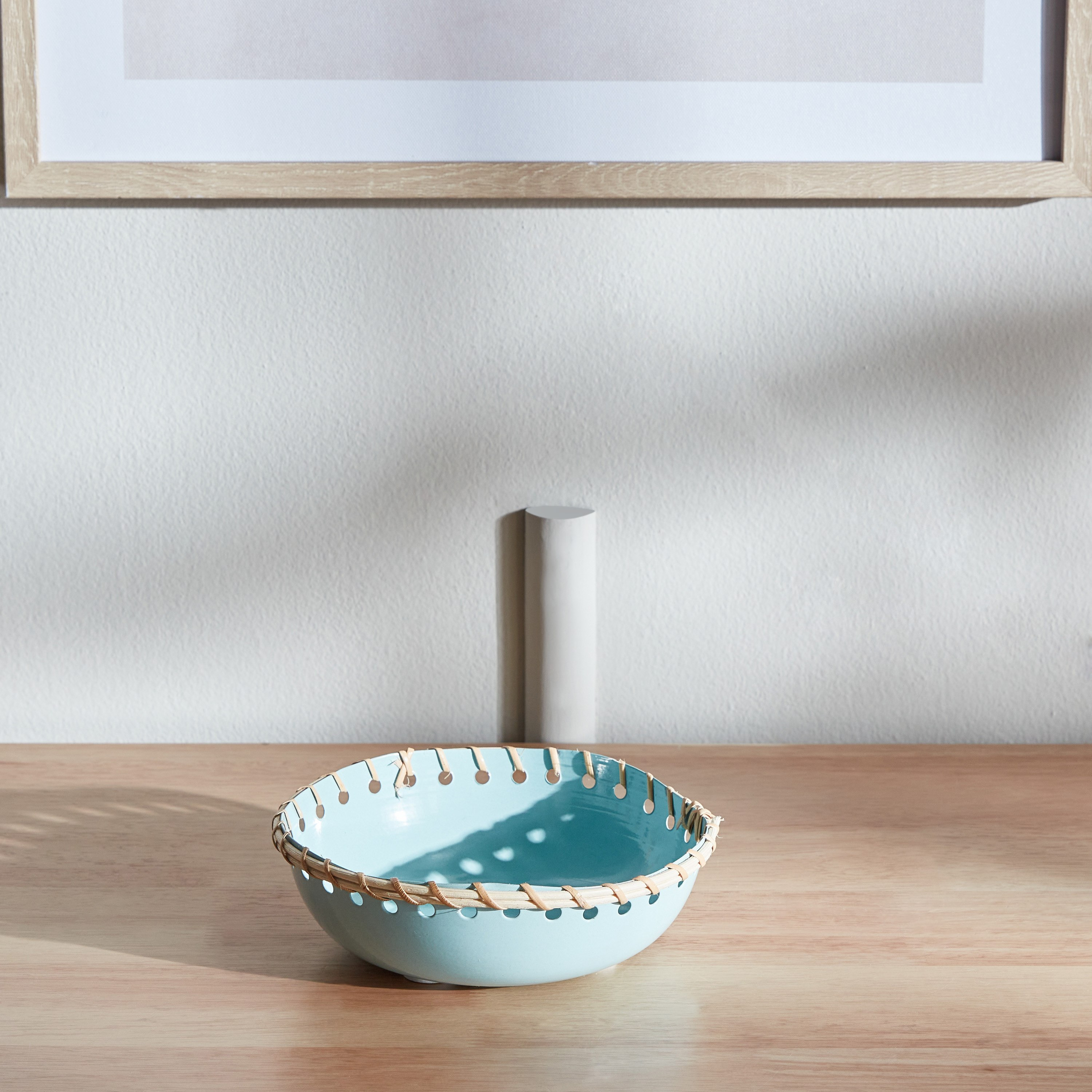 وعاء ديكور معدني بحامل من  سبلينديد - 16x16x5.5 سم-hbxdecorandfurnishings-homeaccessories-bowls-image-2