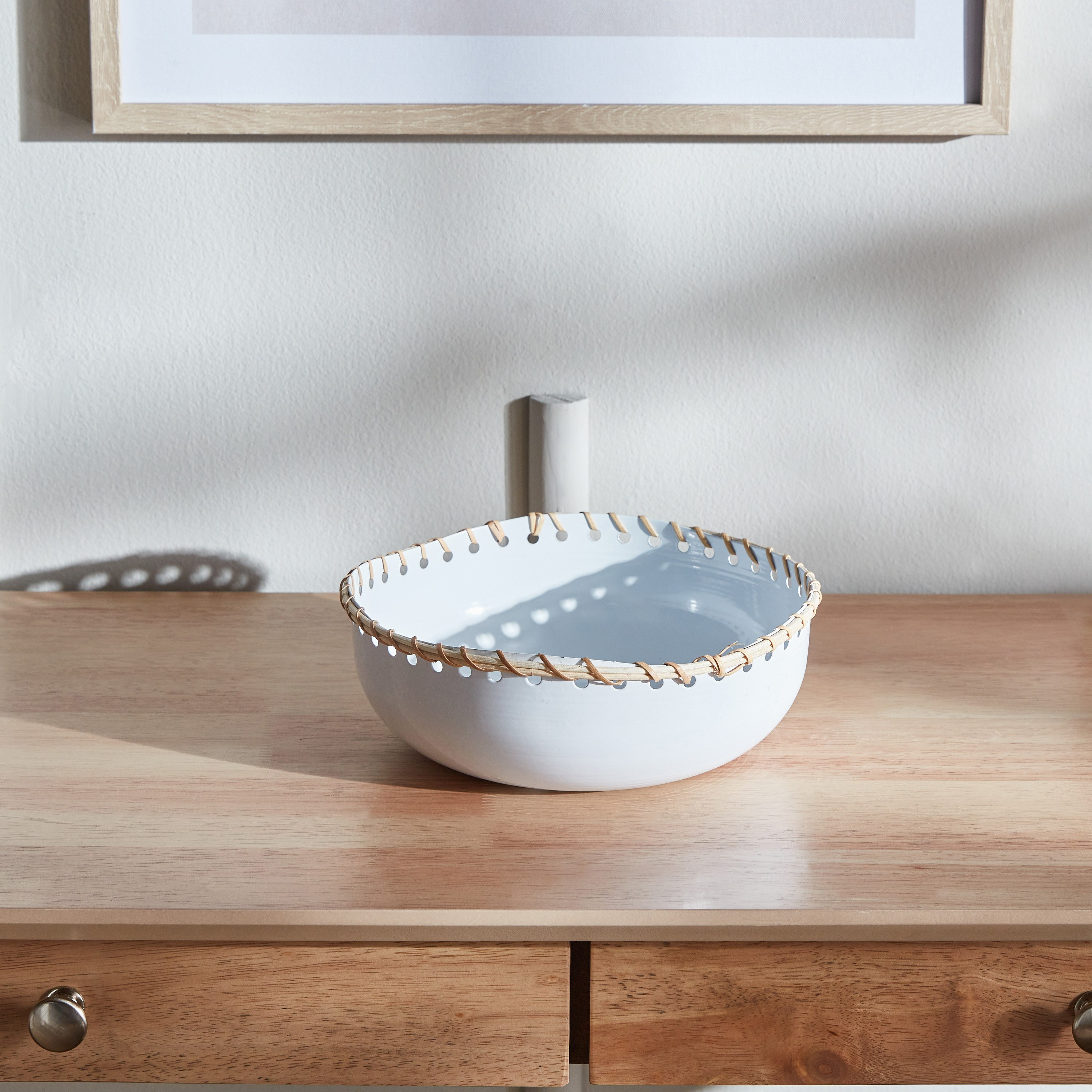 وعاء ديكور معدني بحامل من  سبلينديد - 21x21x8 سم-hbxdecorandfurnishings-homeaccessories-bowls-image-2