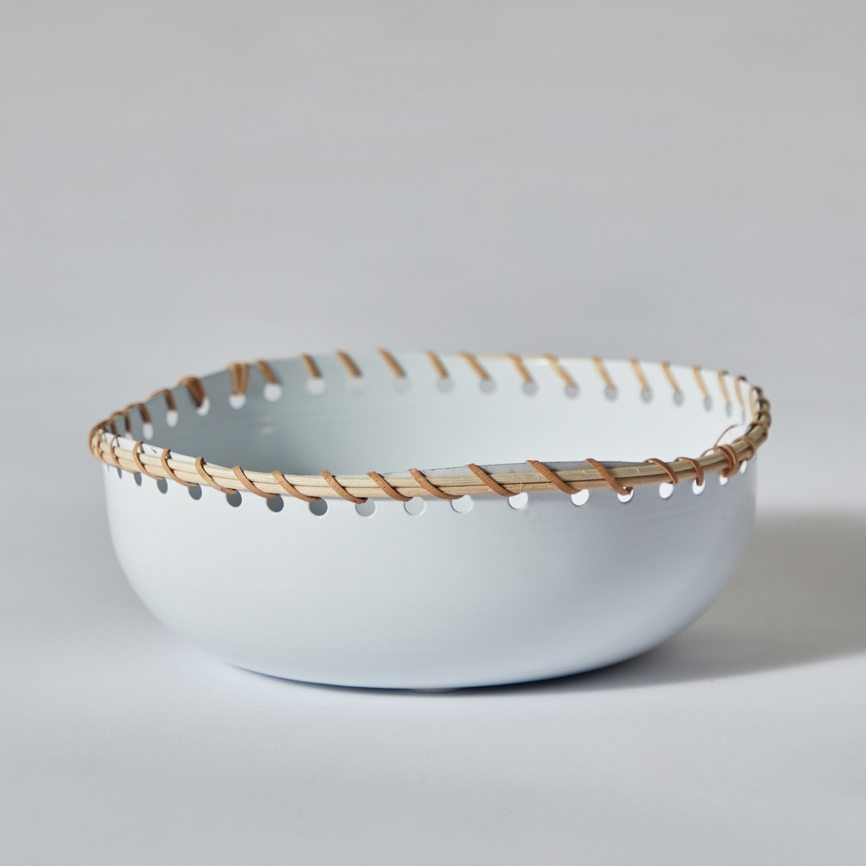 وعاء ديكور معدني بحامل من  سبلينديد - 21x21x8 سم-hbxdecorandfurnishings-homeaccessories-bowls-image-6