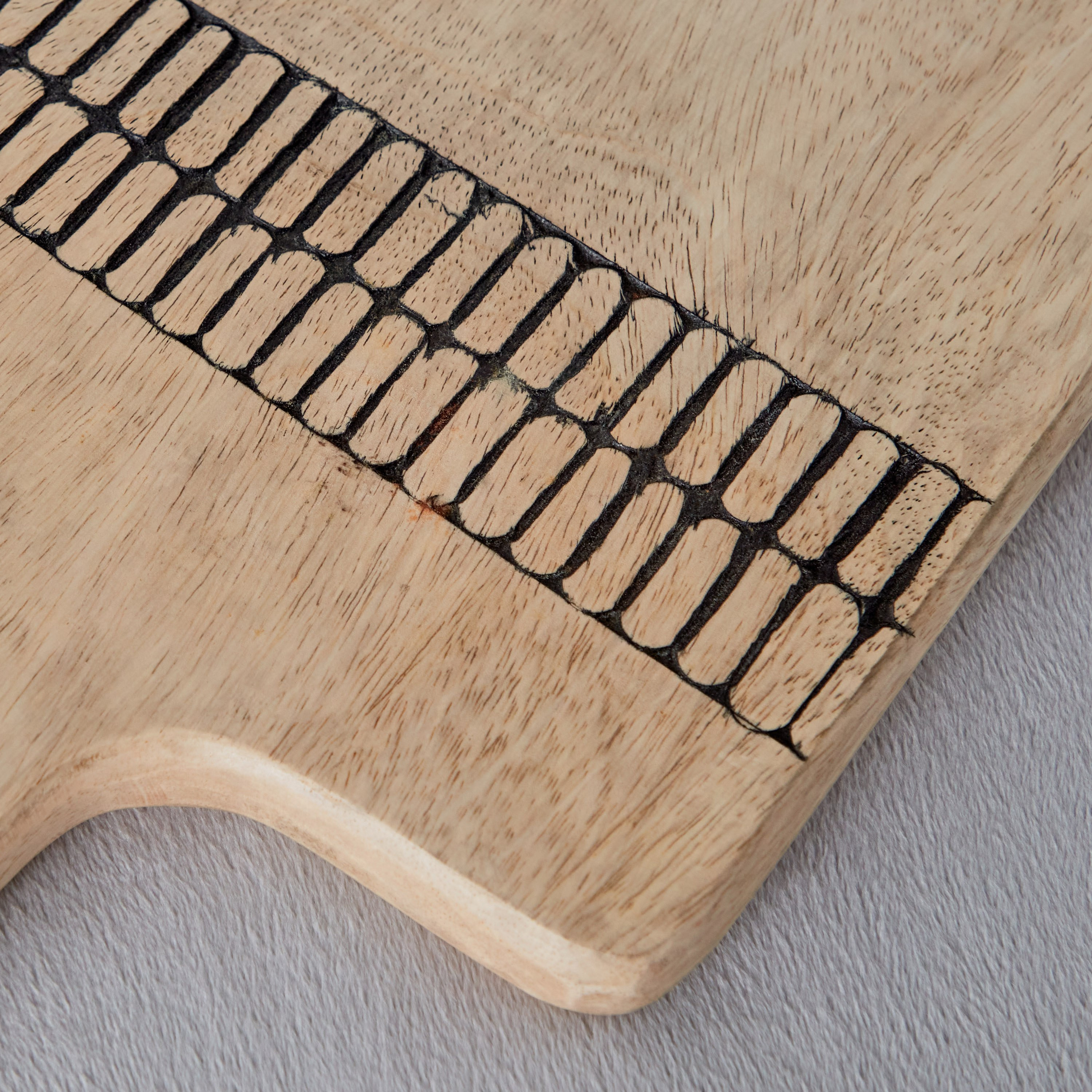 لوح تقطيع خشب من إيرثي فايب - 38 سم-hbxkitchen-kitchenware-choppingboards-image-3