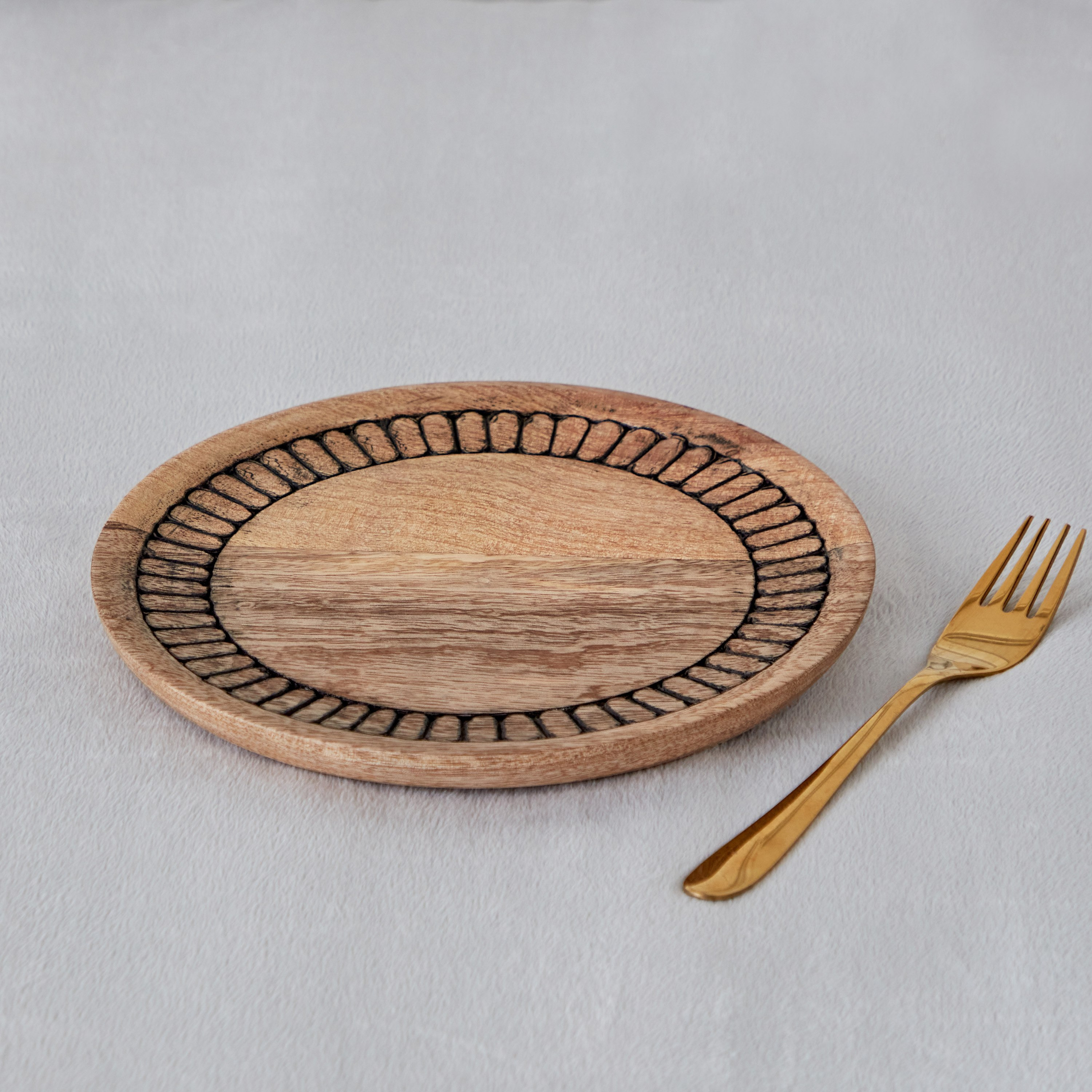 صحن خشب من إيرثي فايب - 23 سم-hbxdecorandfurnishings-tabletop-serveware-image-1