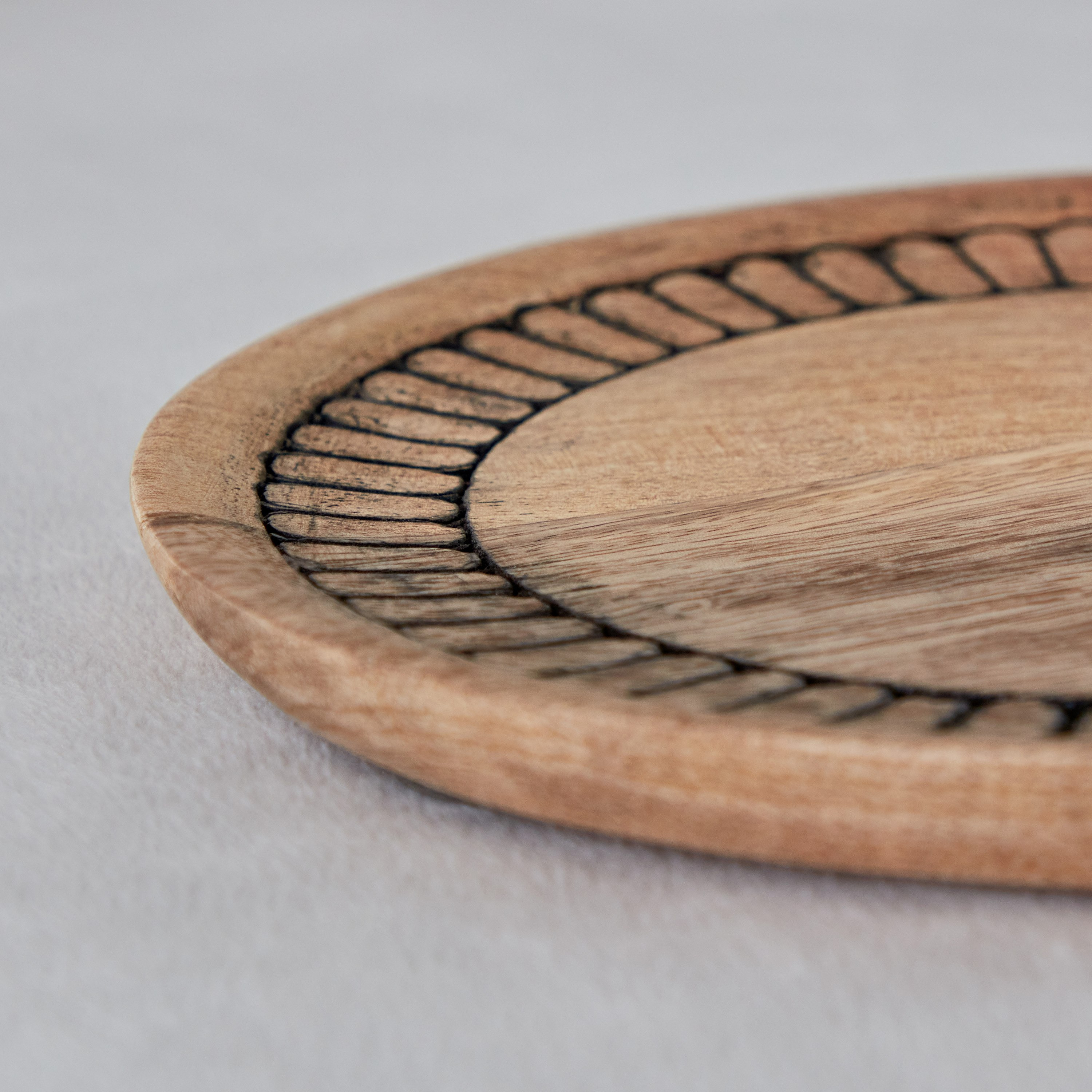 صحن خشب من إيرثي فايب - 23 سم-hbxdecorandfurnishings-tabletop-serveware-image-4