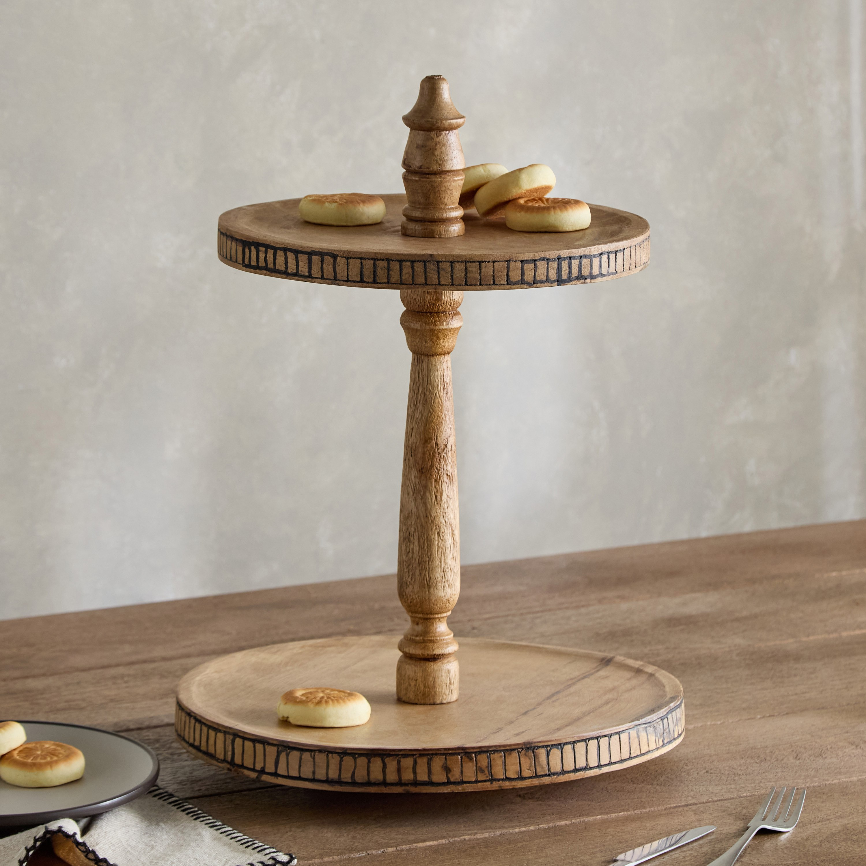 حامل كيك خشب بطبقتين من إيرثي فايب - 30 سم-hbxdecorandfurnishings-tabletop-serveware-image-1