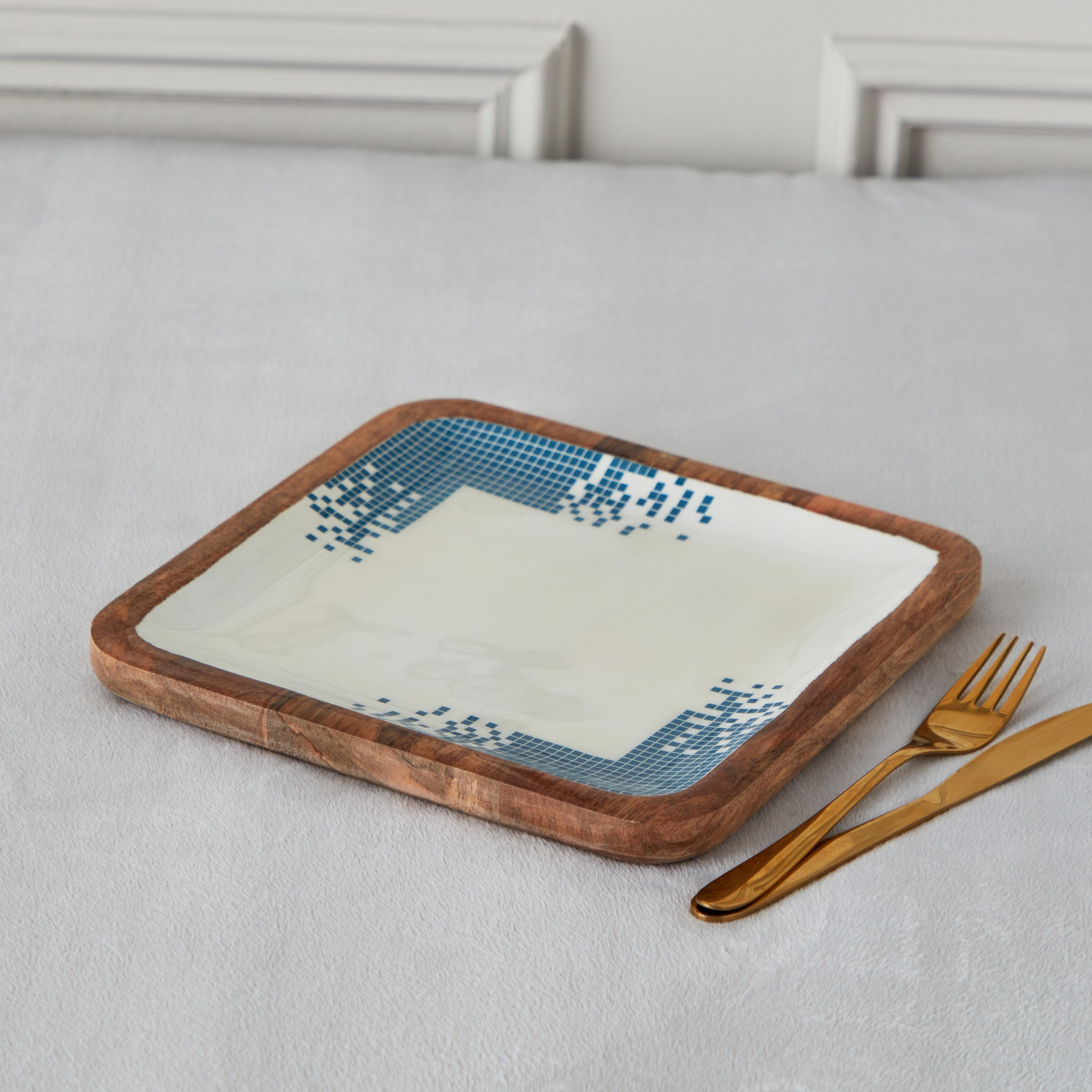 صحن مربع خشب مطلي بالمينا من أرتيزان - 25 سم-hbxdecorandfurnishings-tabletop-serveware-image-1