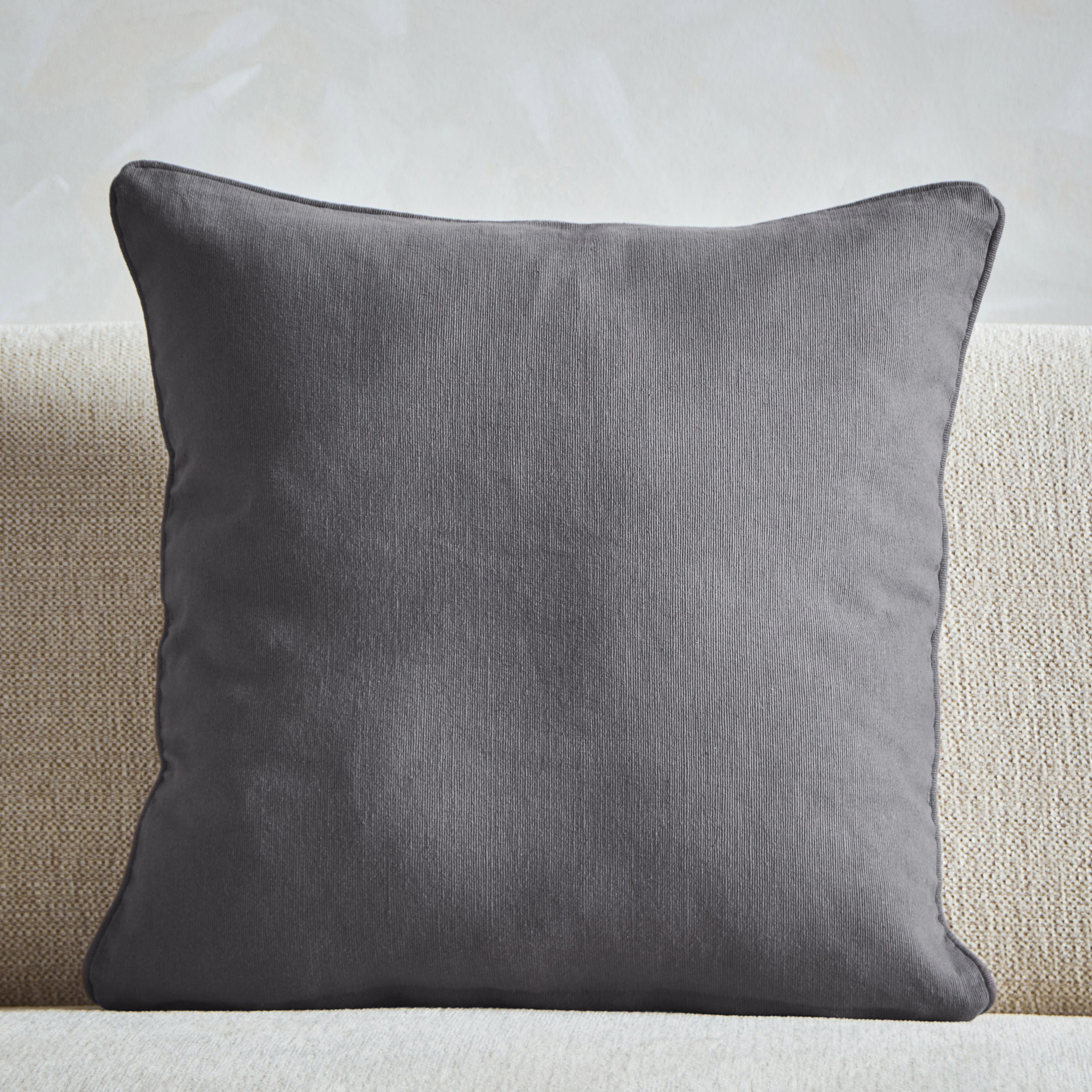 غطاء وسادة إيزرا من أتلانتا - 50x50 سم-hbxhomeware-cushionsandcovers-cushioncovers-image-1