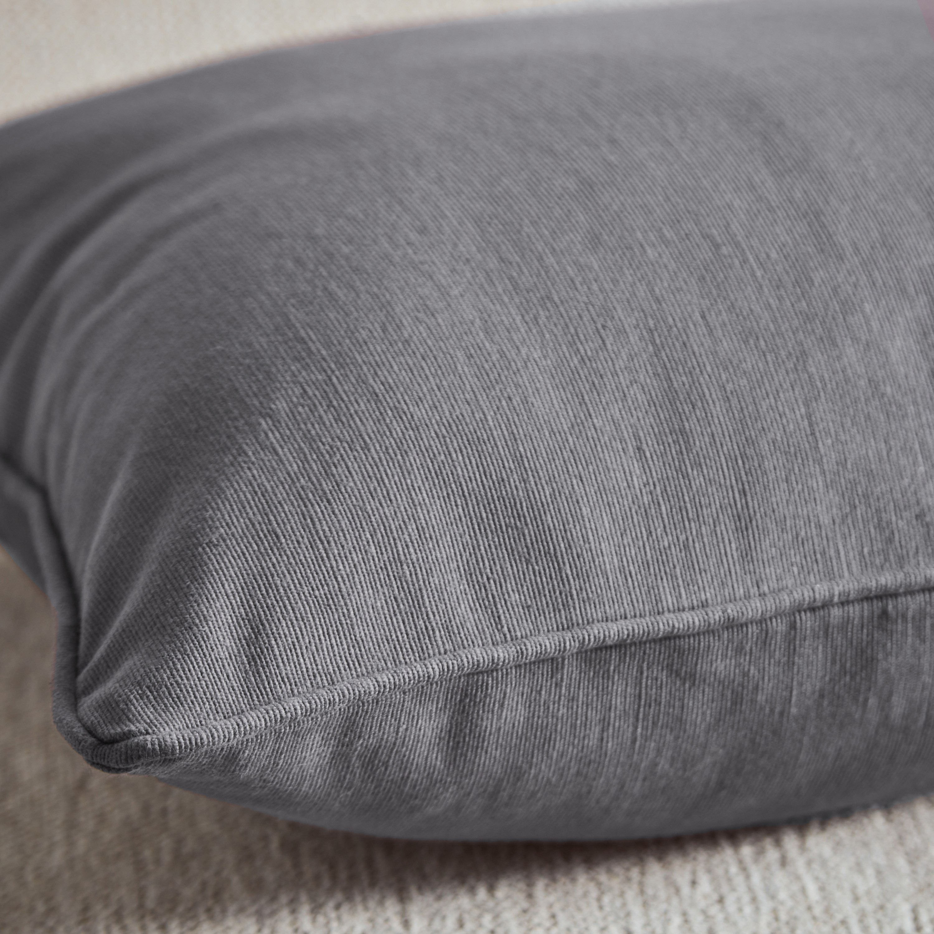 غطاء وسادة إيزرا من أتلانتا - 50x50 سم-hbxhomeware-cushionsandcovers-cushioncovers-image-3