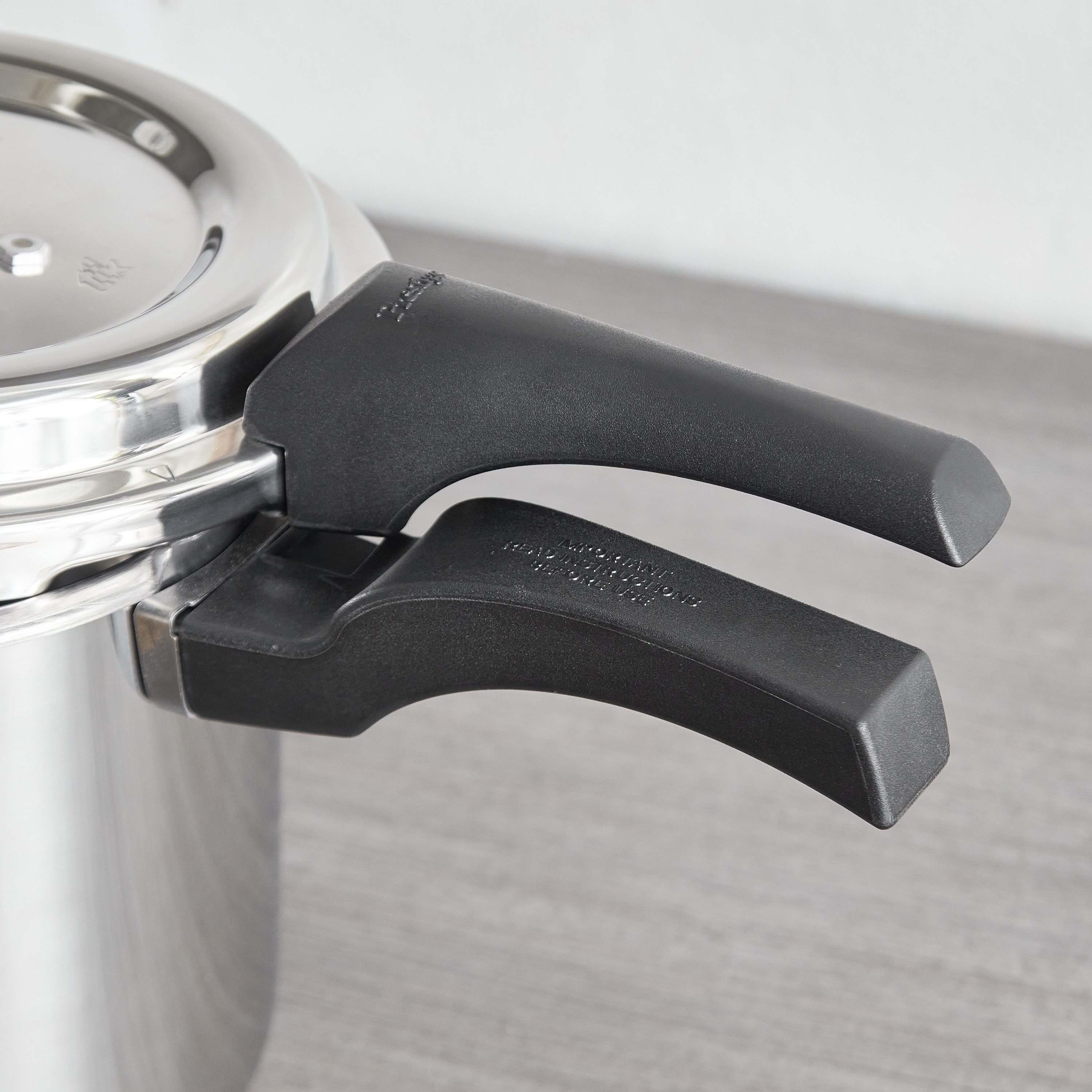 طنجرة ضغط ستانليس ستيل ديلوكس ألفا من بريستيج - 5.5 لتر-hbxhomeware-hbxkitchen-image-5