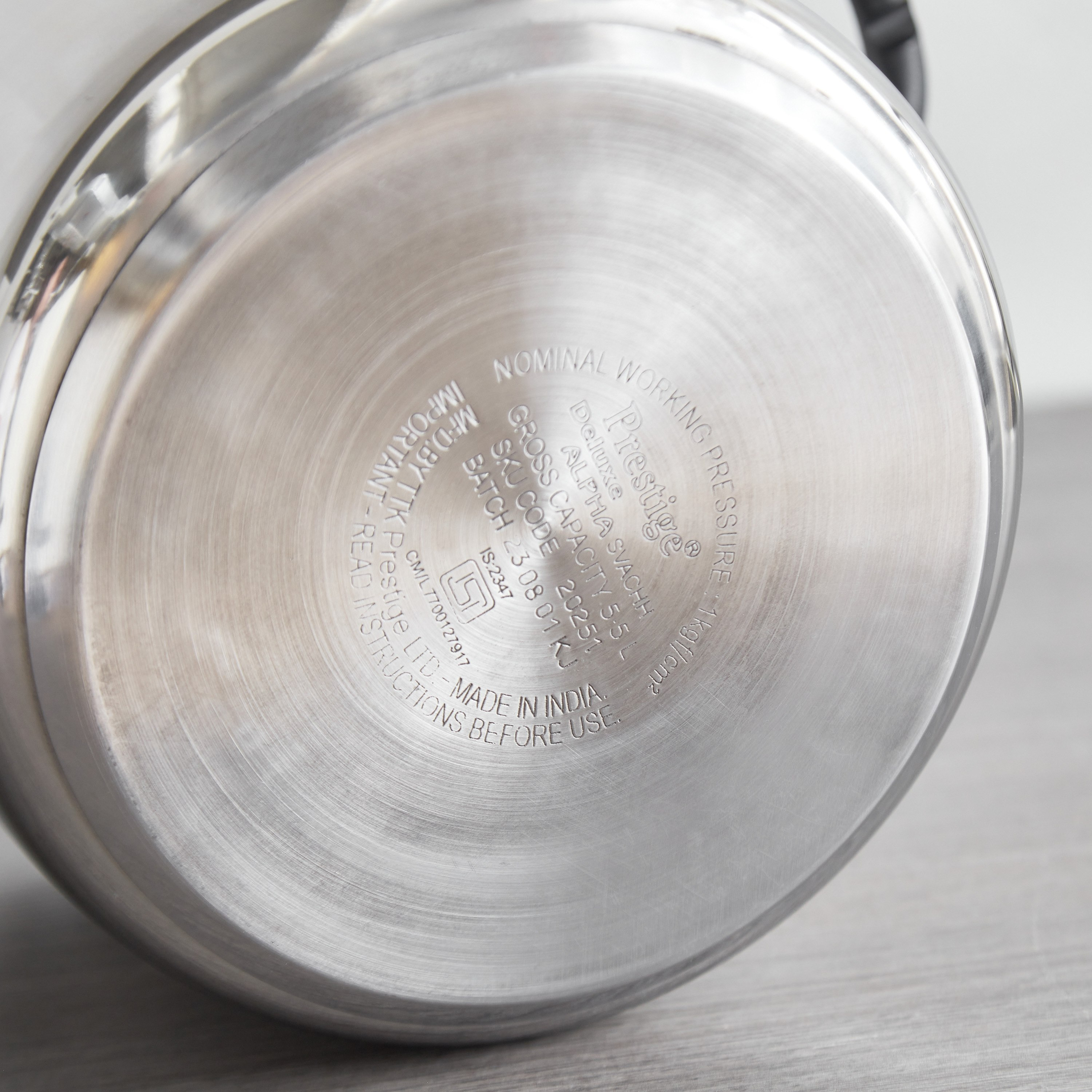 طنجرة ضغط ستانليس ستيل ديلوكس ألفا من بريستيج - 5.5 لتر-hbxhomeware-hbxkitchen-image-7