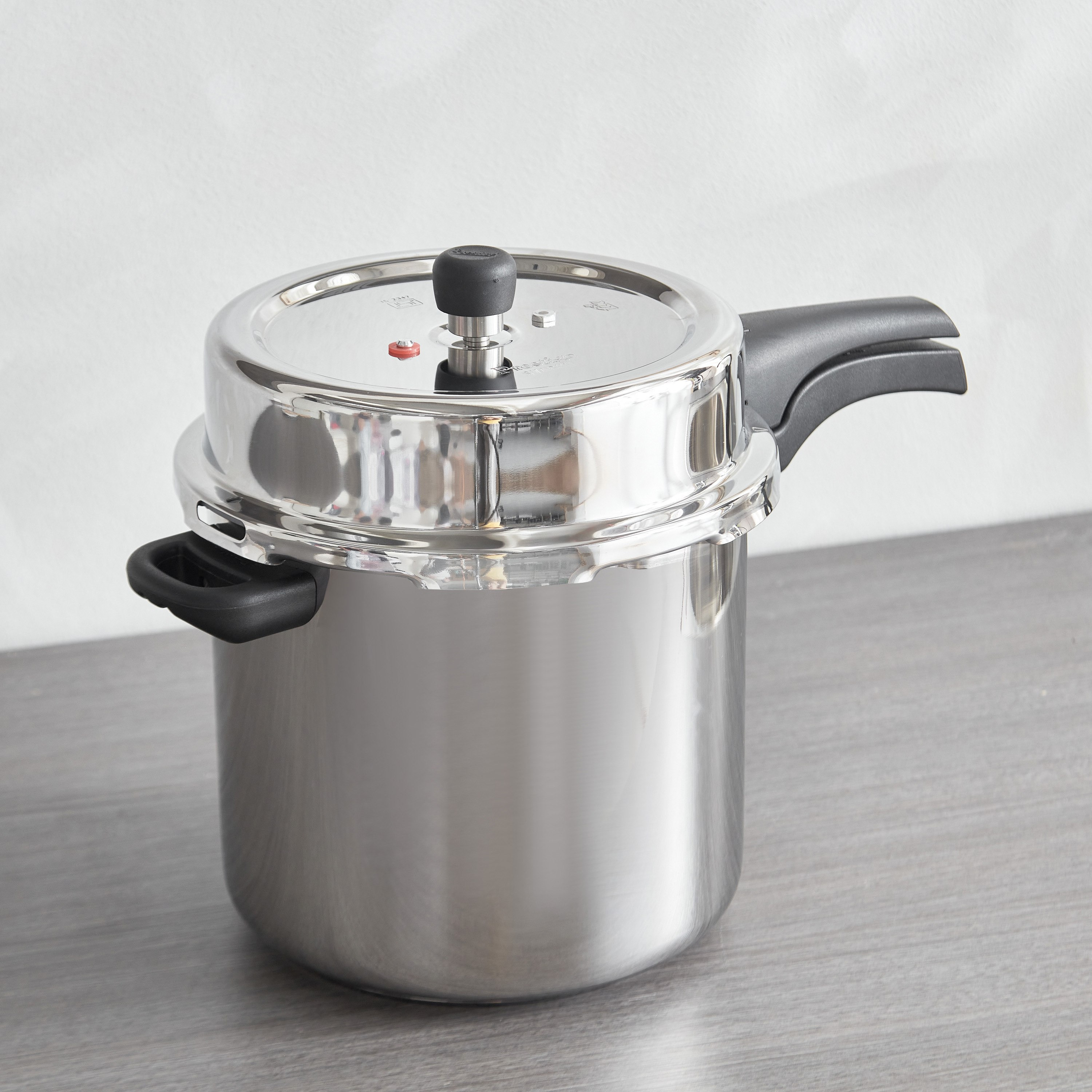 قدر ضغط ستانليس ستيل ديلوكس ألفا من بريستيج - 10 لتر-hbxhomeware-hbxkitchen-image-2