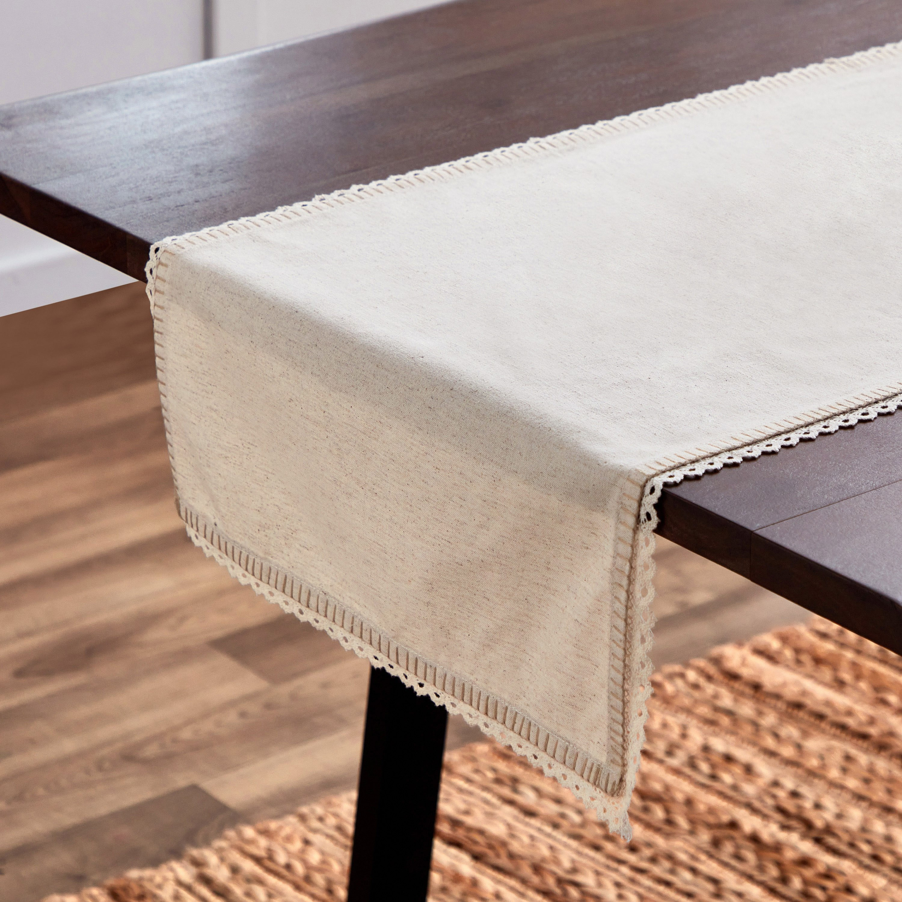 مفرش طاولة دانتيل طبيعي من ناتوريو - 40x120 سم-hbxdecorandfurnishings-homefurnishings-tablelinens-image-2