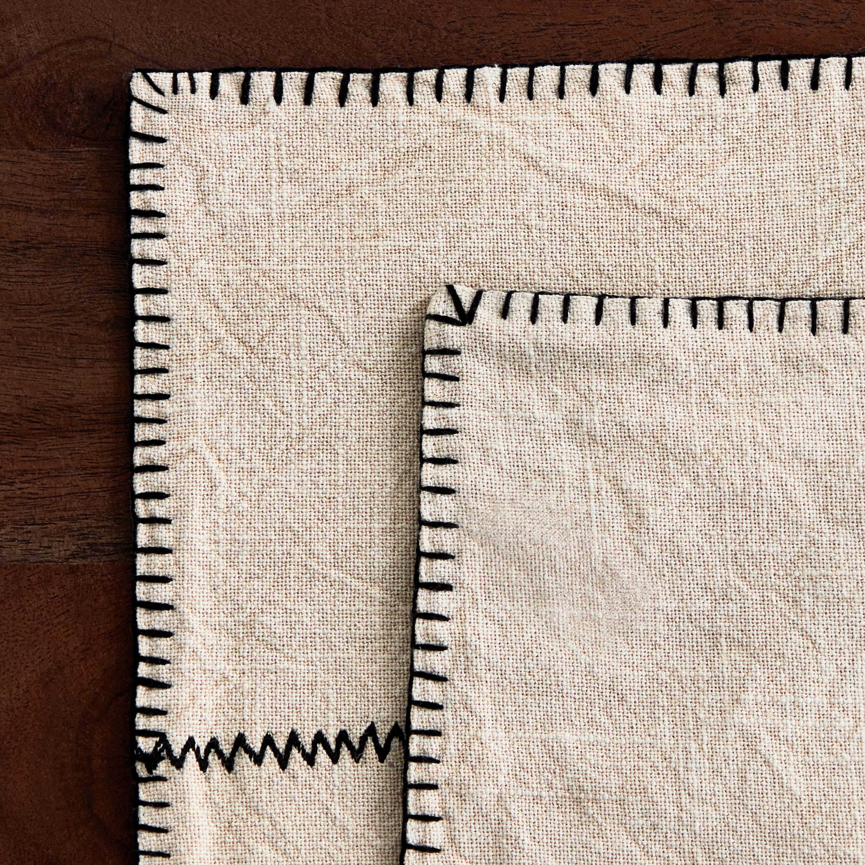 طقم لبادات صحون طبيعية مغرزة قطعتين من ناتوريو - 33x48 سم-hbxdecorandfurnishings-homefurnishings-tablelinens-image-2