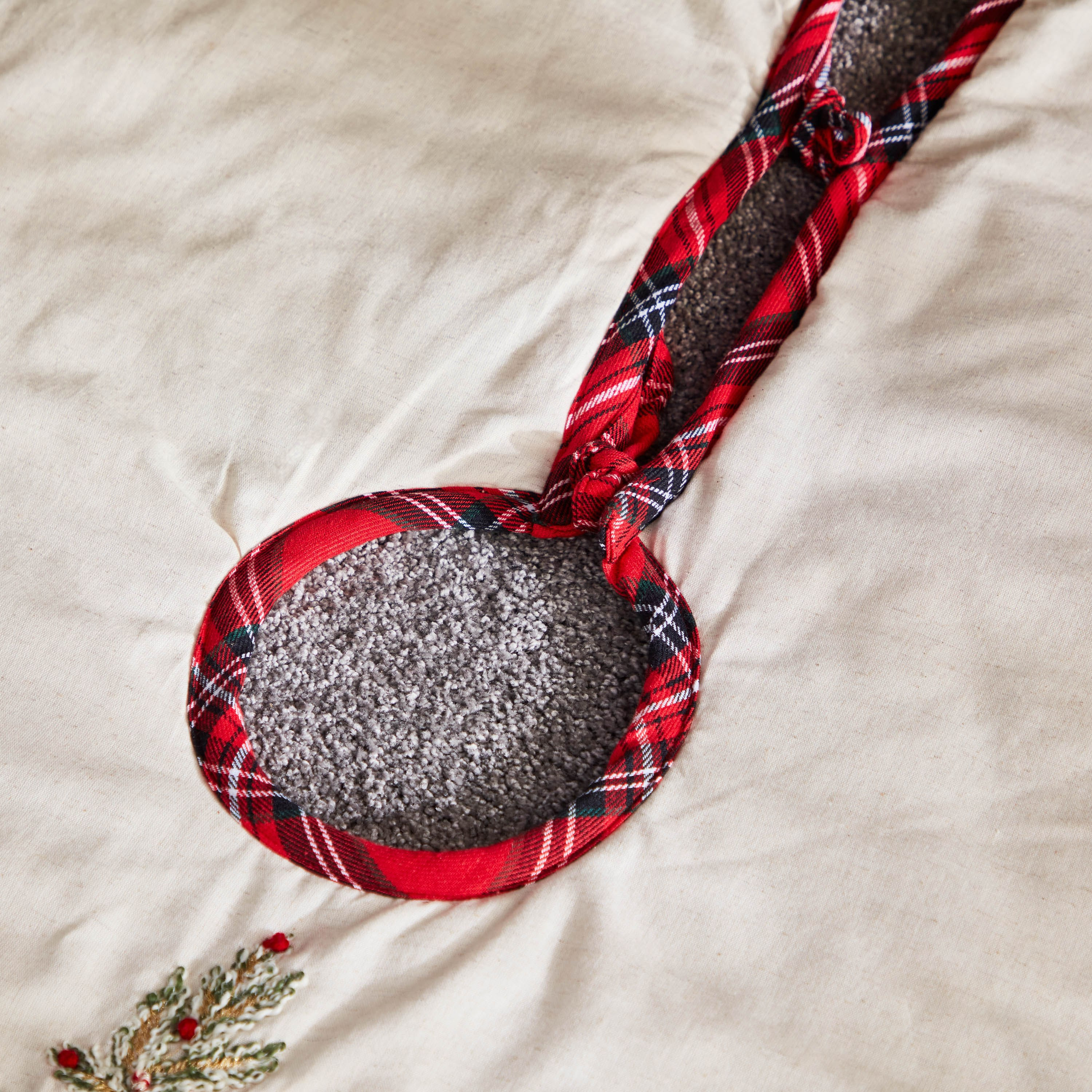 Festive X-mas Reindeer Tree Skirt - 108 cm-PROMO_HB_AE_B2G2_011025-image-4