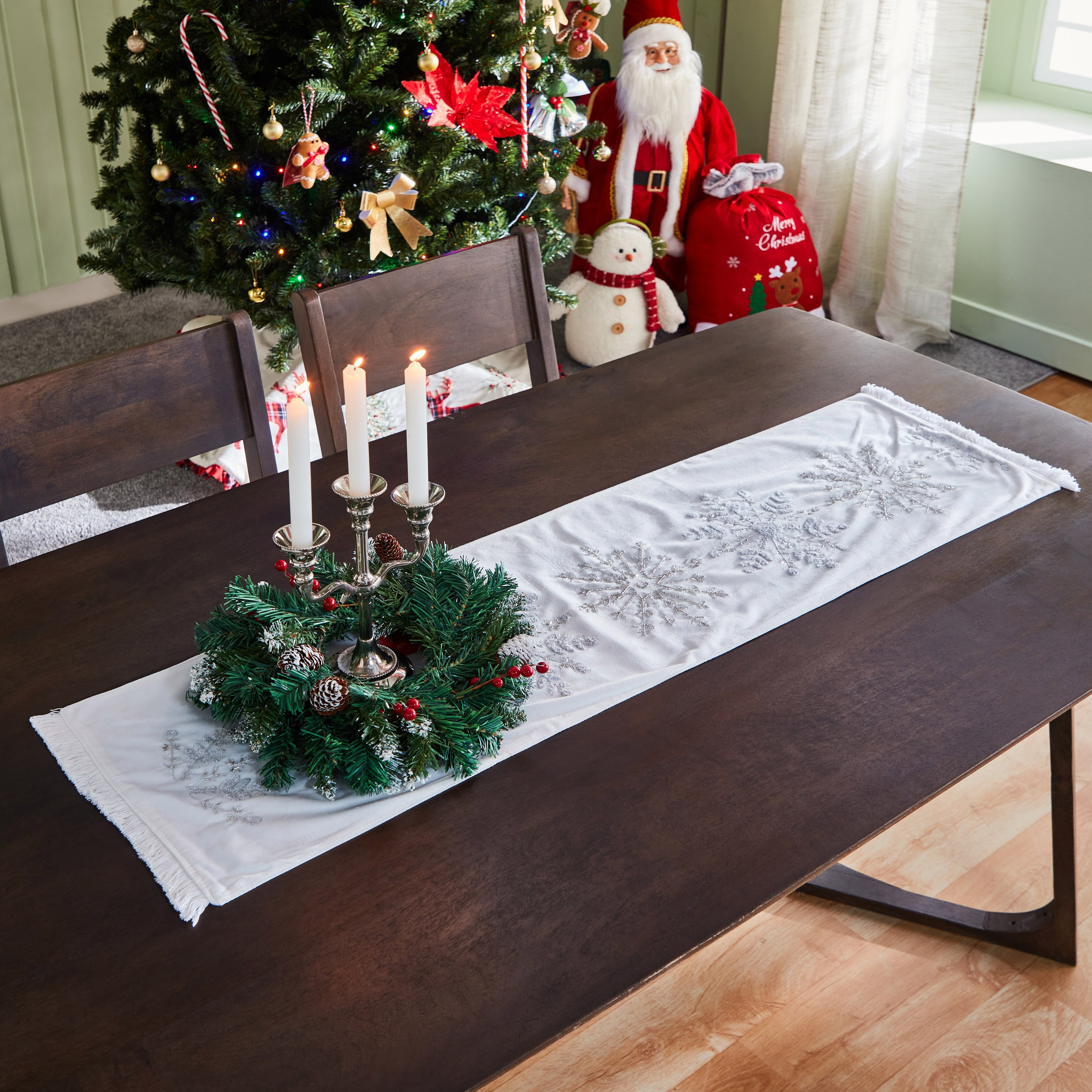 مفرش طاولة سنوفليك من إكس ماس سنوفليك - 33x120 سم-hbxdecorandfurnishings-homefurnishings-tablelinens-image-1