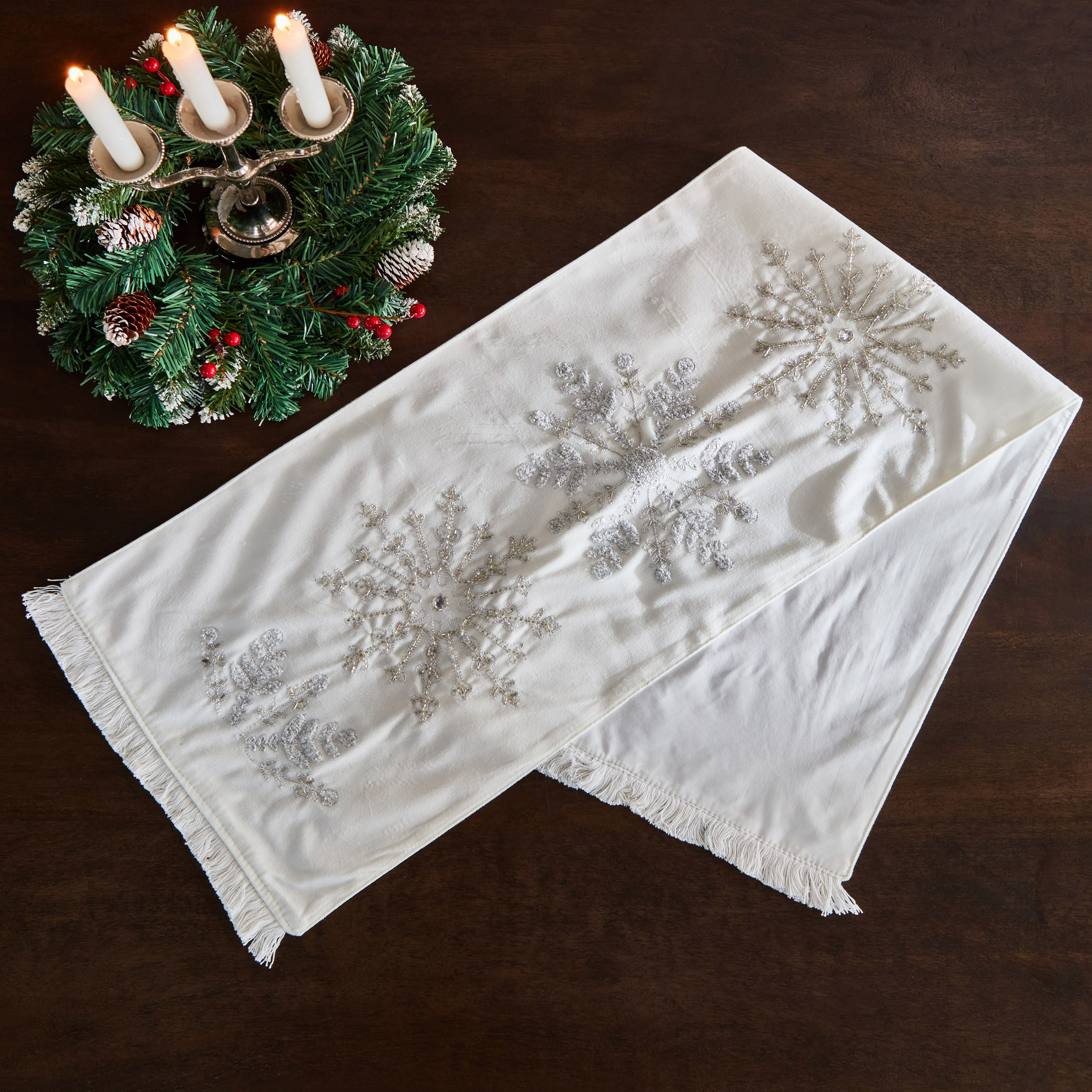 مفرش طاولة سنوفليك من إكس ماس سنوفليك - 33x120 سم-hbxdecorandfurnishings-homefurnishings-tablelinens-image-2