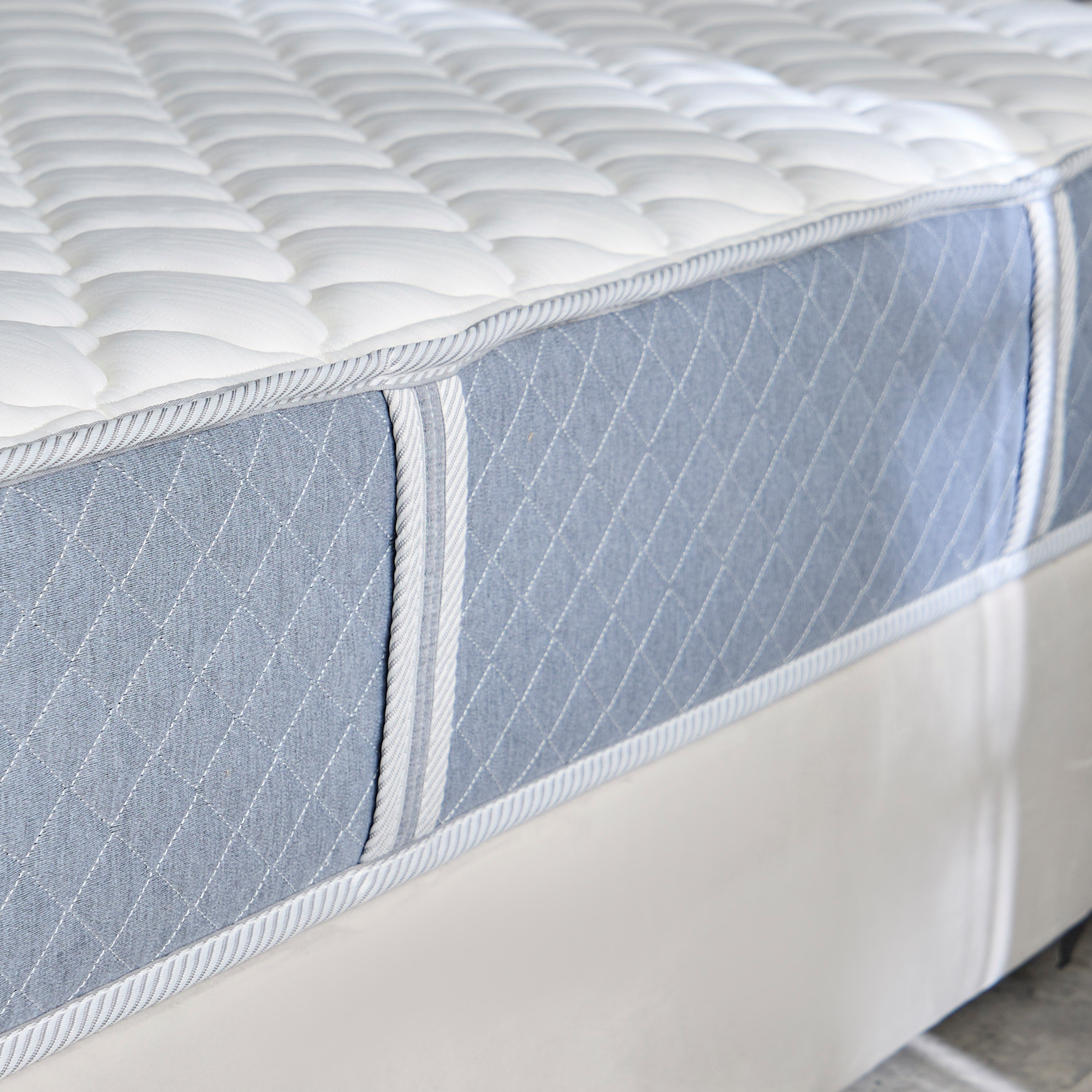 SleepLuxe iRoyal Visco Knitted Breathable Fabric Medium Firm Pocket Spring Mattress - 180x200x25 cm-hbxfurniture-mattresses-king-image-8