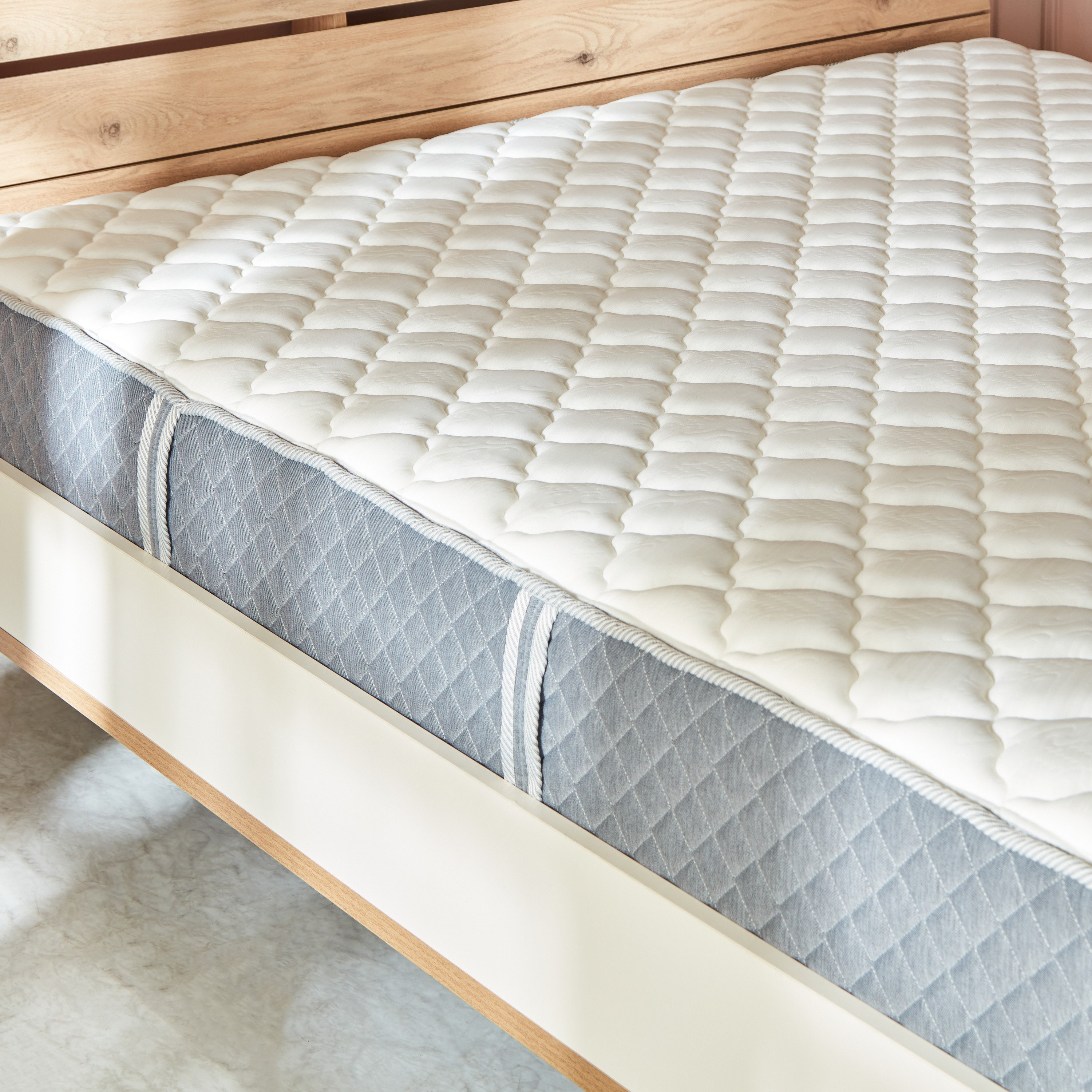 SleepLuxe iRoyal Visco Knitted Breathable Fabric Medium Firm Pocket Spring Mattress - 200x200x25 cm-hbxfurniture-mattresses-superking-image-6