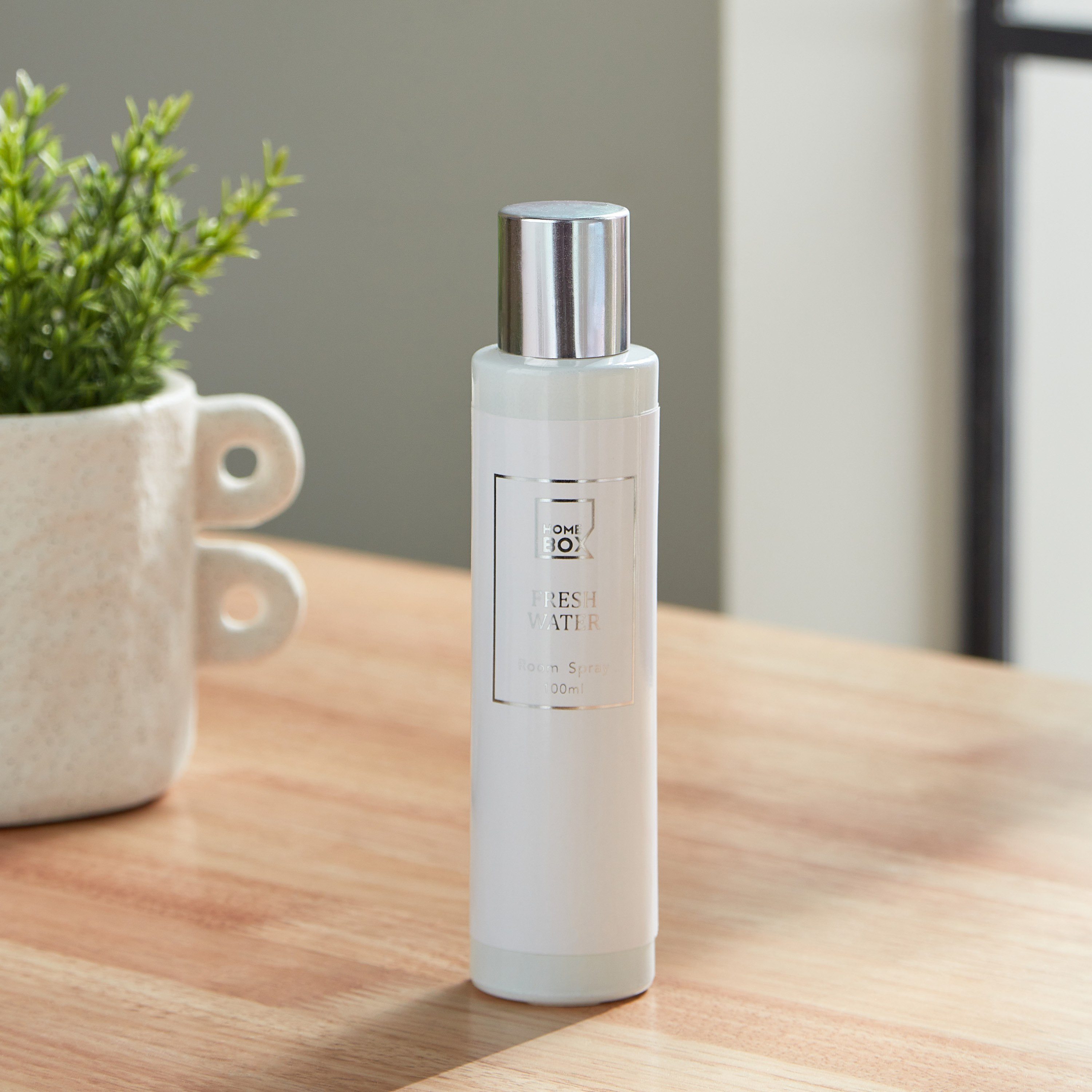 معطر غرف فريش ووتر من أبيض - 100 مل-hbxdecorandfurnishings-homefragrance-roomfreshnersandaromamist-image-1