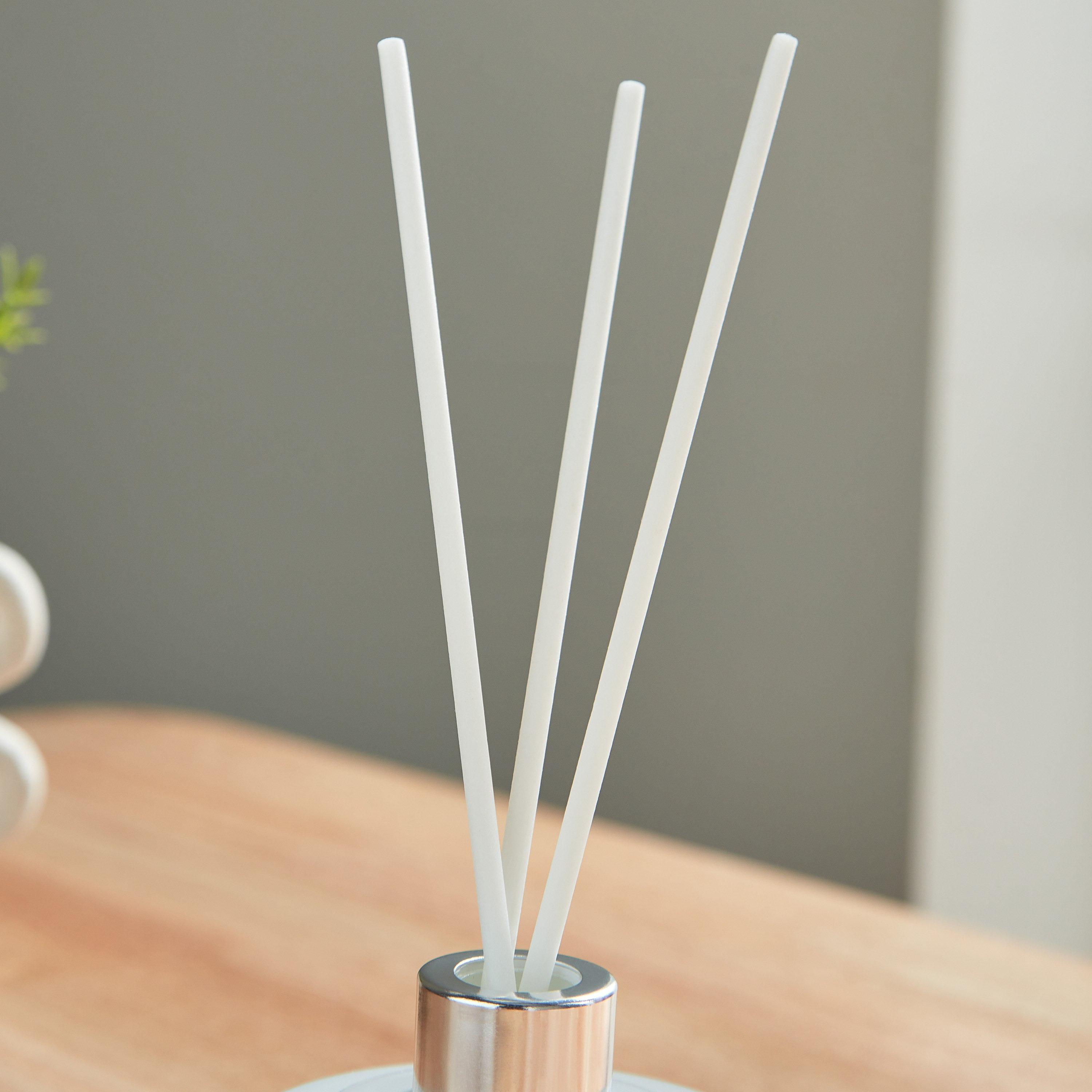 Abyad Fresh Water Reed Diffuser - 200 ml-PROMO_HB_AE_B2G2_011025-image-2