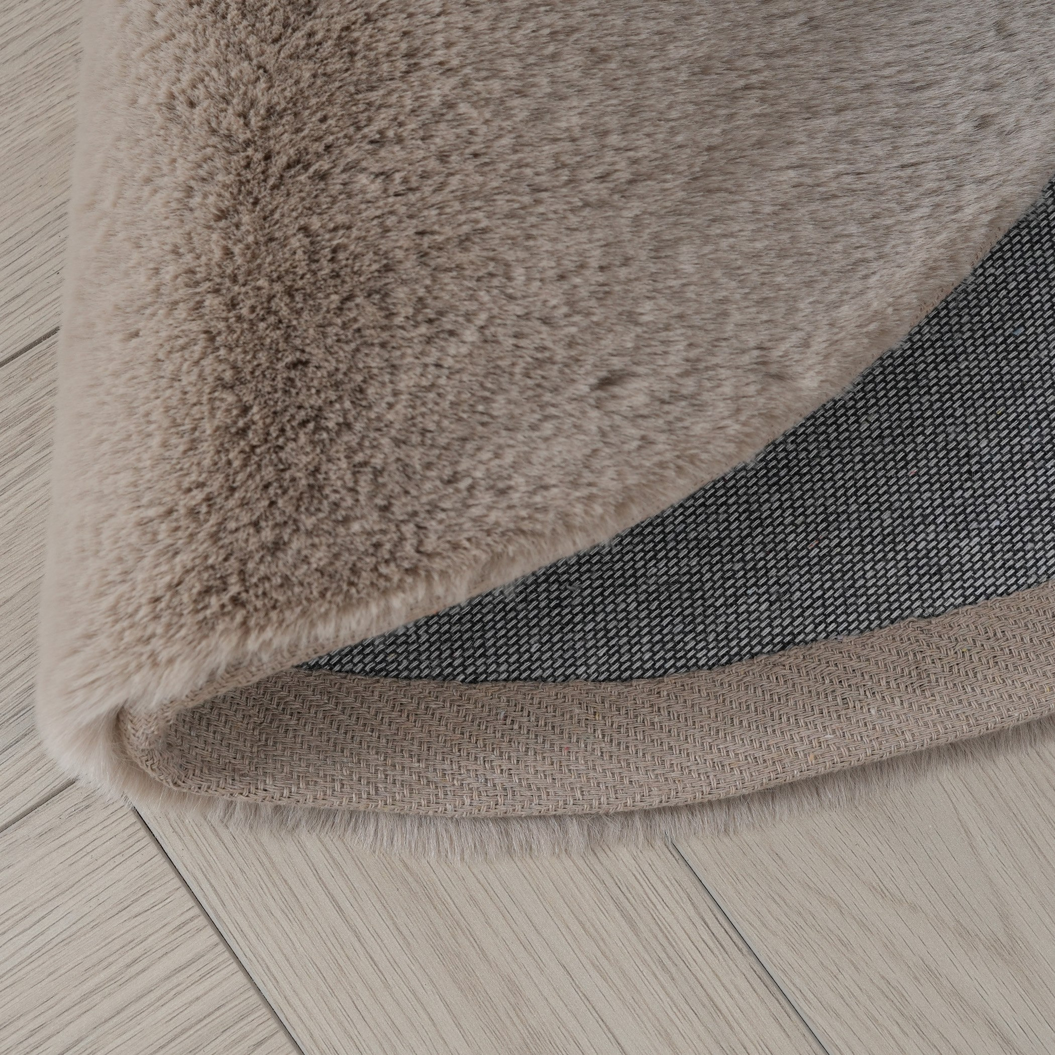 Faux Rabbit Fur Round Rug - 90 cm-hbxdecorandfurnishings-floorcoverings-rugs-image-4