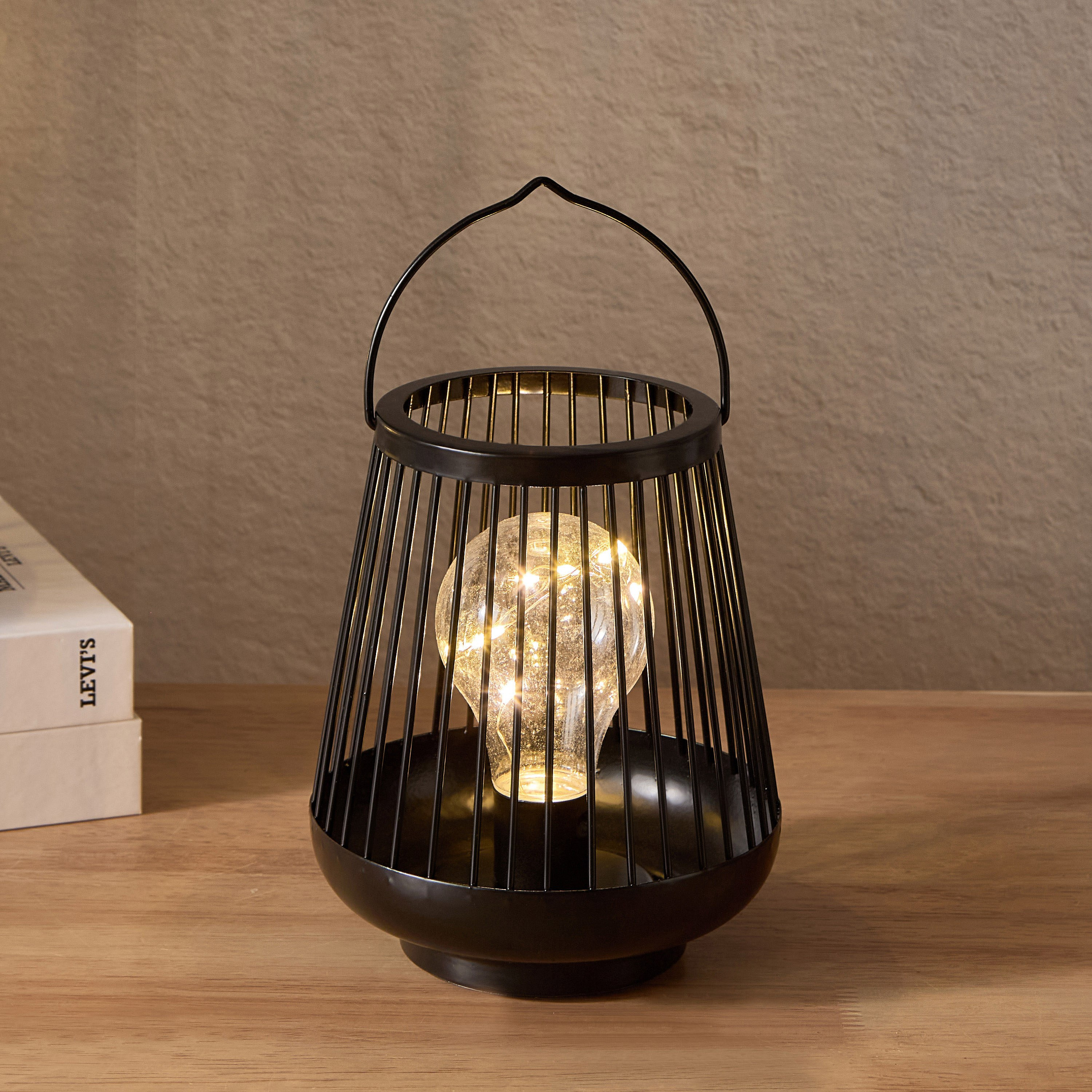 Sera Metal LED Lantern-PROMO_HB_AE_B2G2_011025-image-2