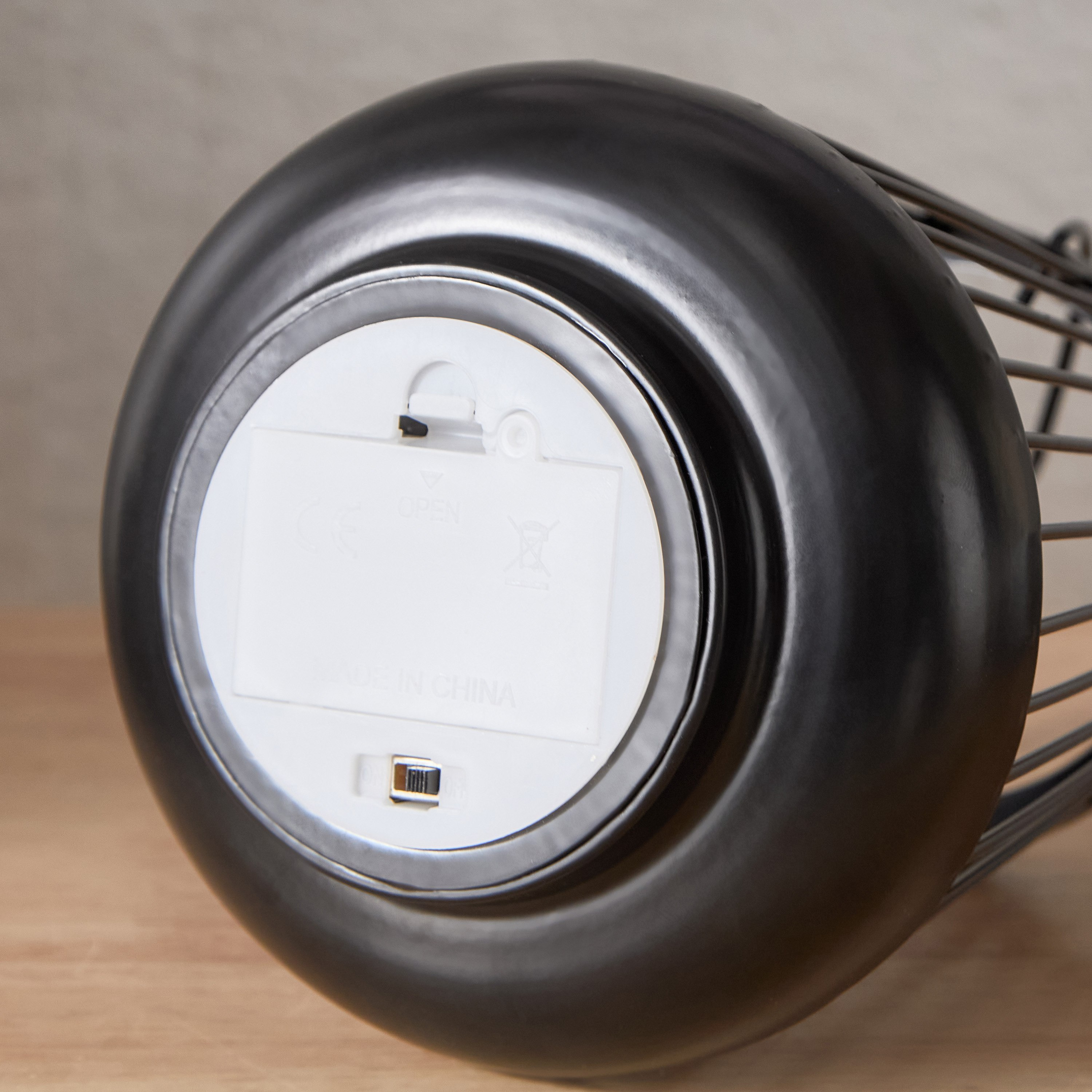 Sera Metal LED Lantern-PROMO_HB_AE_B2G2_011025-image-4