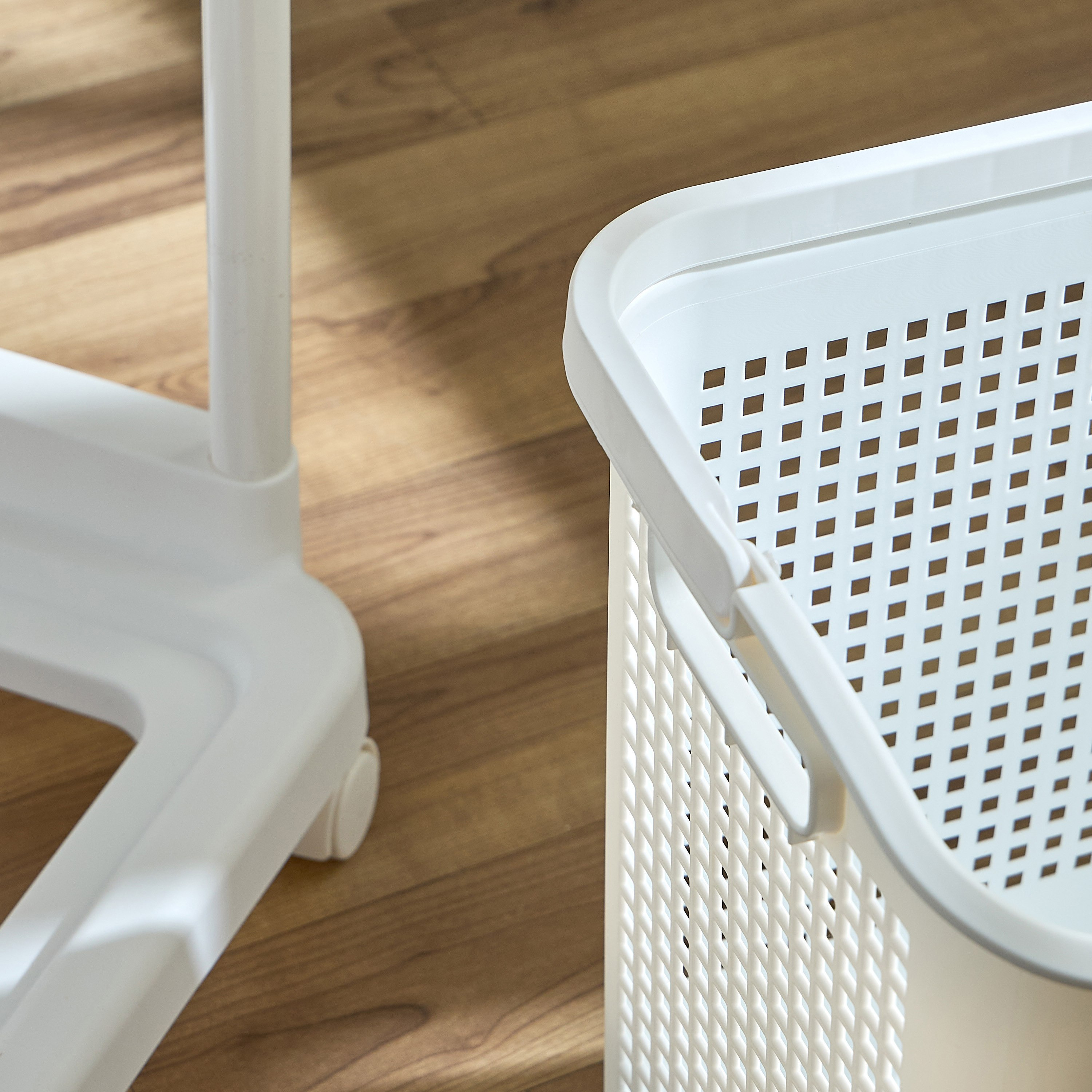 سّلة غسيل بمساحة تخزين-hbxbathroom-bathroomstorage-laundryhampers-image-6