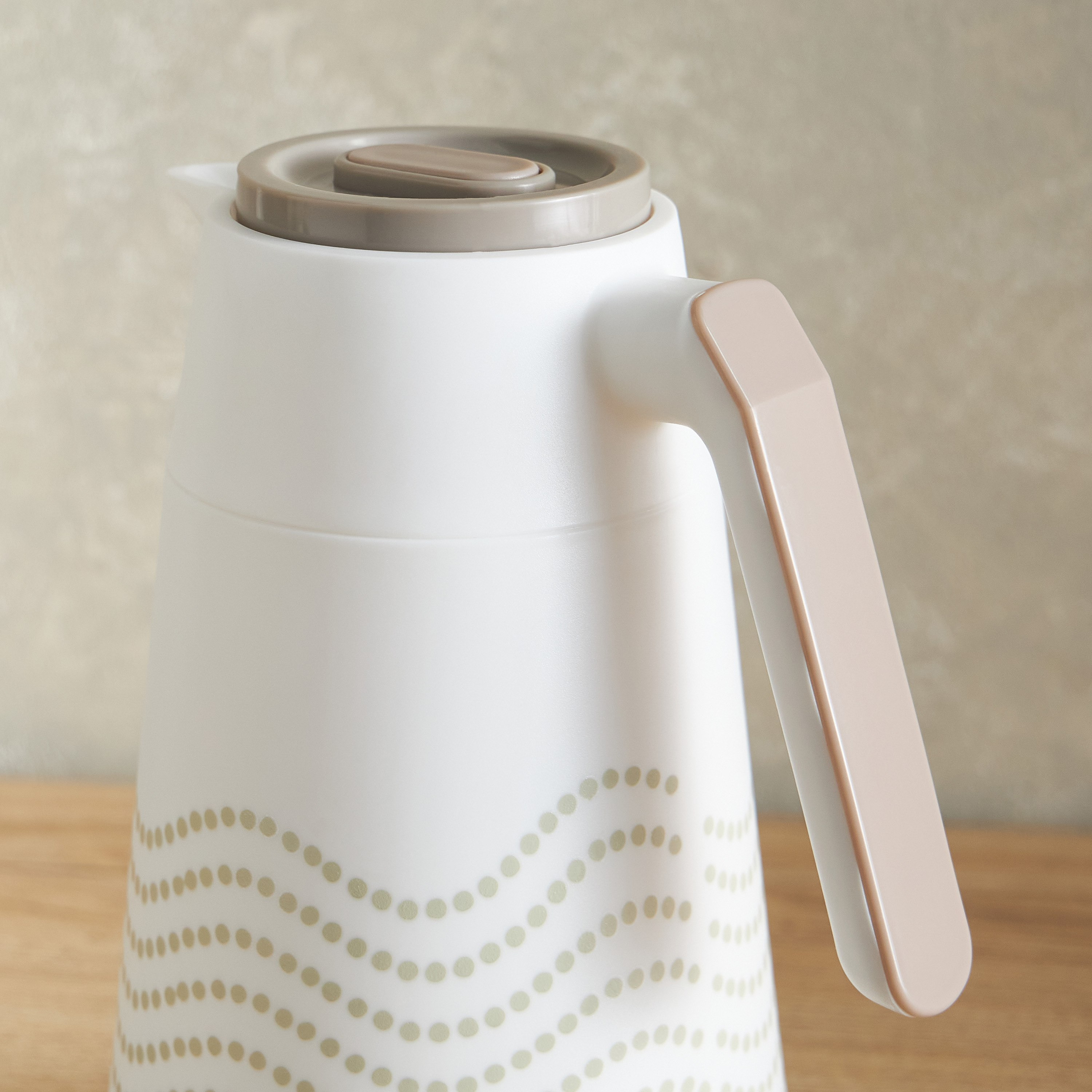 قارورة عازلة للحرارة من فيستا- 1 لتر-hbxhomeware-hbxkitchen-image-4