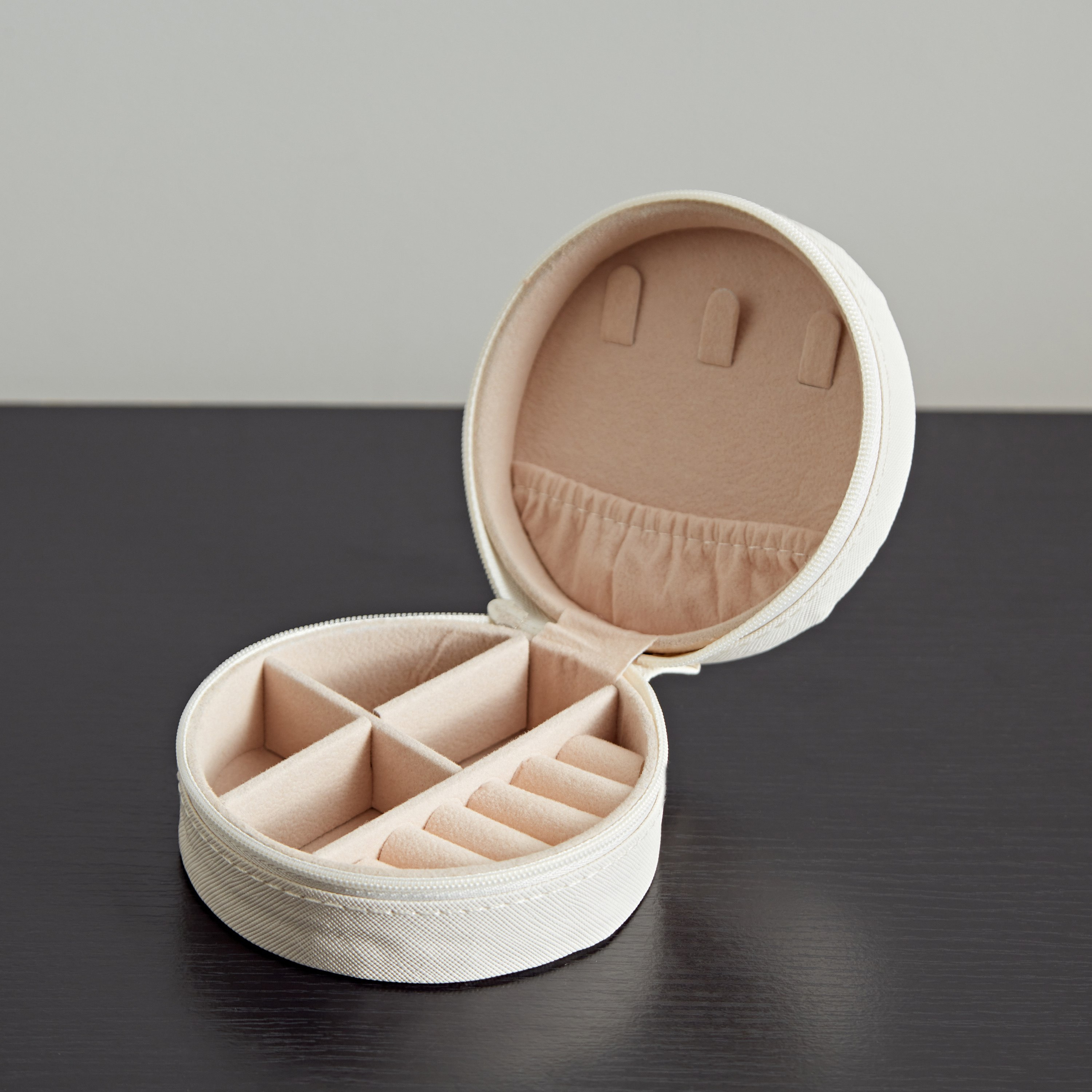 منظم مجوهرات مستدير كلاسيكي من ستاكرز-hbxbedroom-bedroomaccessories-jewelleryboxesandholders-image-2