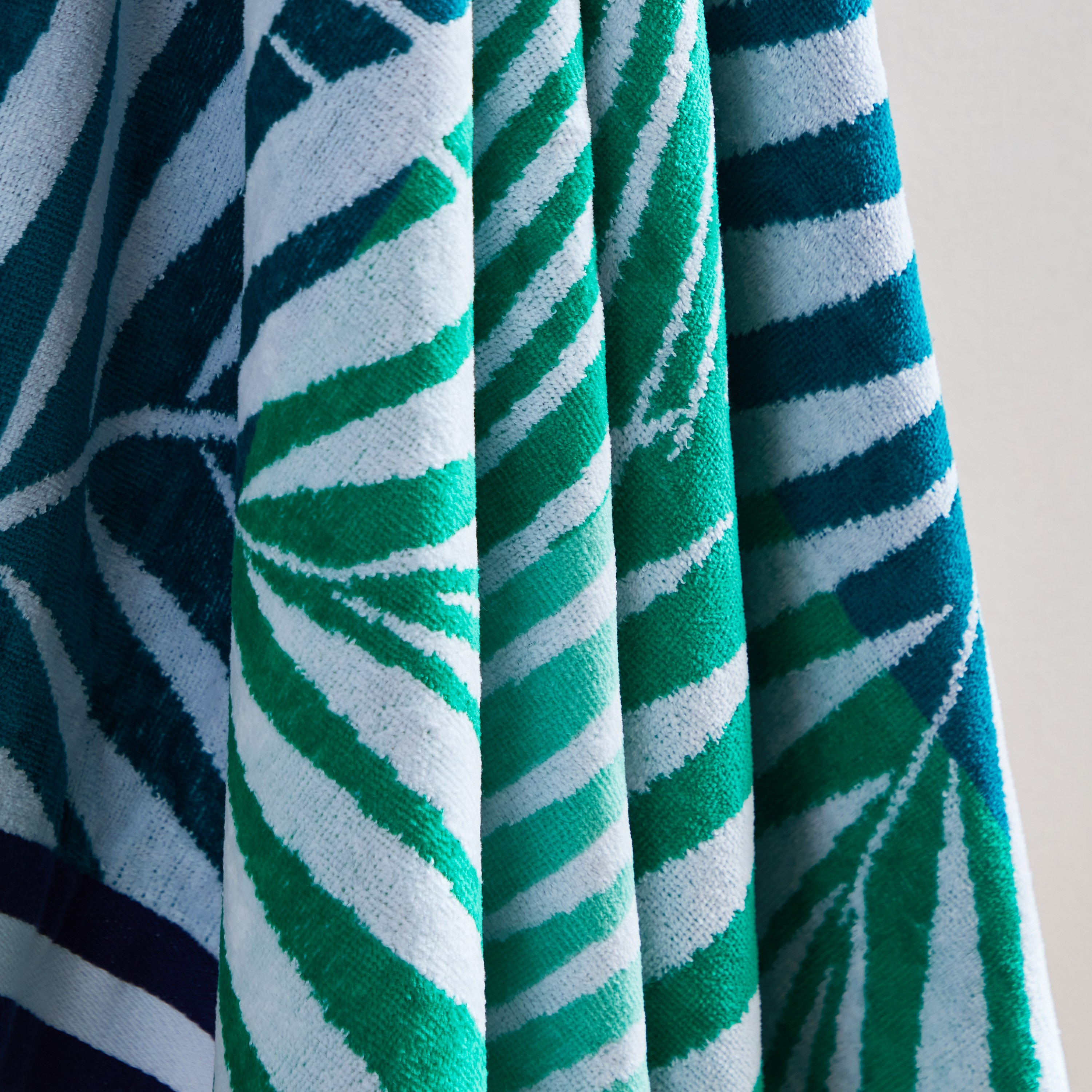 منشفة شاطئ قطن فيرن من فيفيد - 103x182 سم-hbxbathroom-bathroomtextiles-image-4