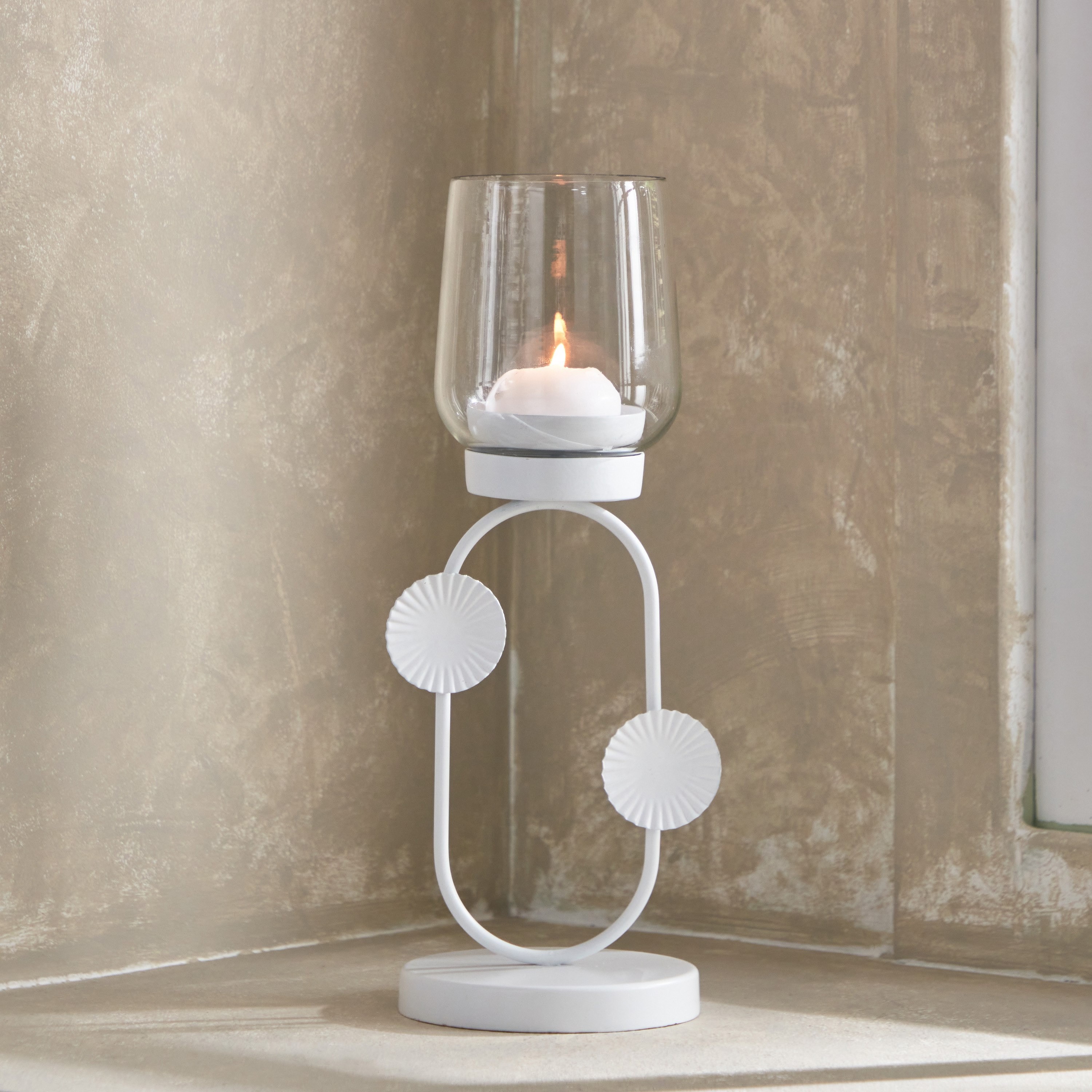 حامل شموع فانوس ورق شجر معدن مع حامل فوتيف زجاج من ألينا - 13x13x24 سم-hbxlivingroom-decorandaccessories-candleholders-image-1