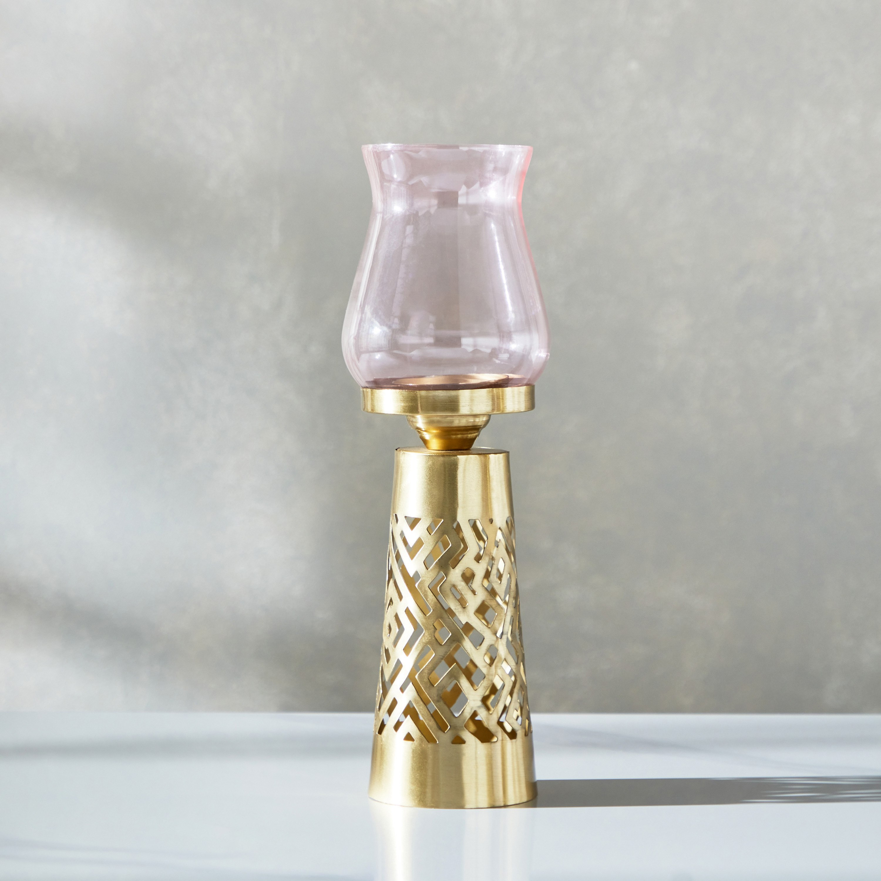 حامل شموع من زجاج بلش ومعدن بتصميم مفرغ من هيرين - 12x12x35 سم-PROMO_HB_AE_B2G2_011025-image-2