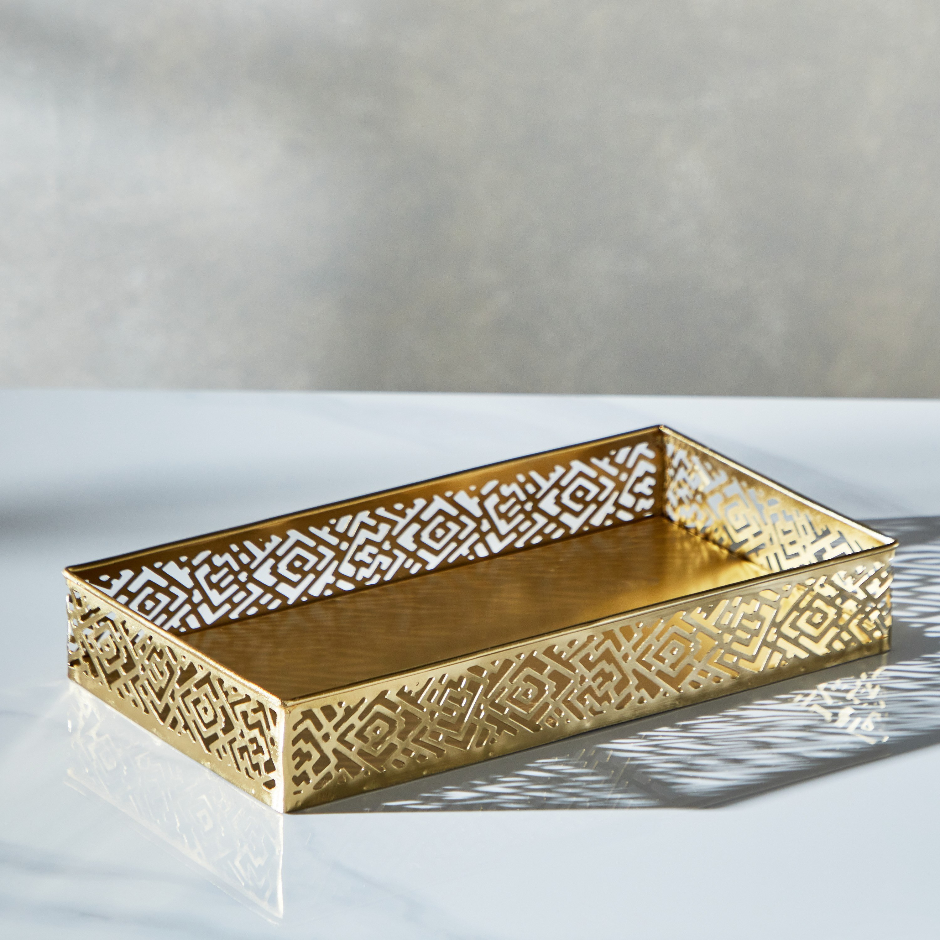 صينية مستطيلة معدنية بتصاميم مفرّغة من هيرين - 30x15x3.5 سم-PROMO_HB_AE_B2G2_011025-image-2