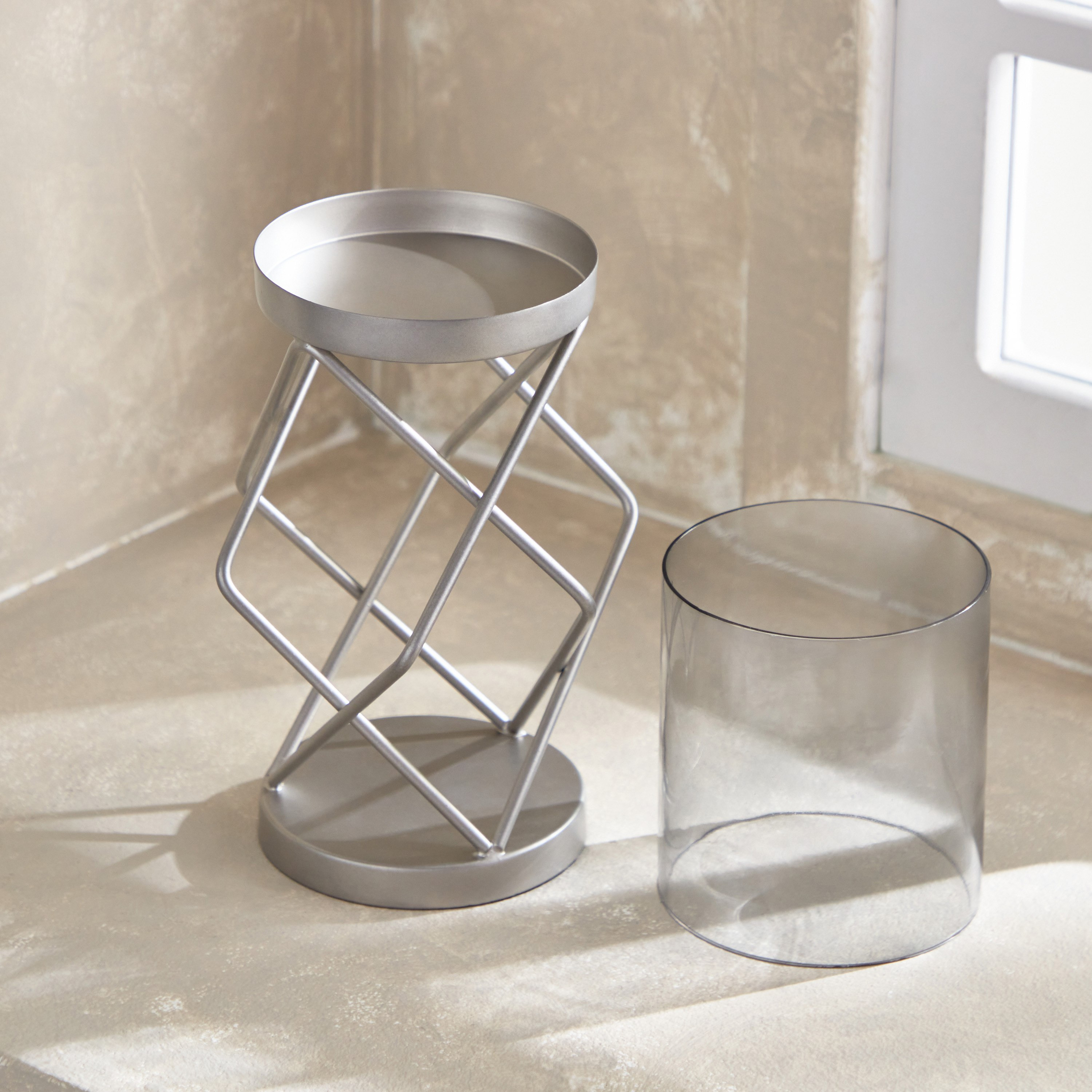 حامل شموع نيكل معتق بدعامة سلك معدن مع زجاج من إنيجما - 15x15x20 سم-hbxlivingroom-decorandaccessories-candleholders-image-3